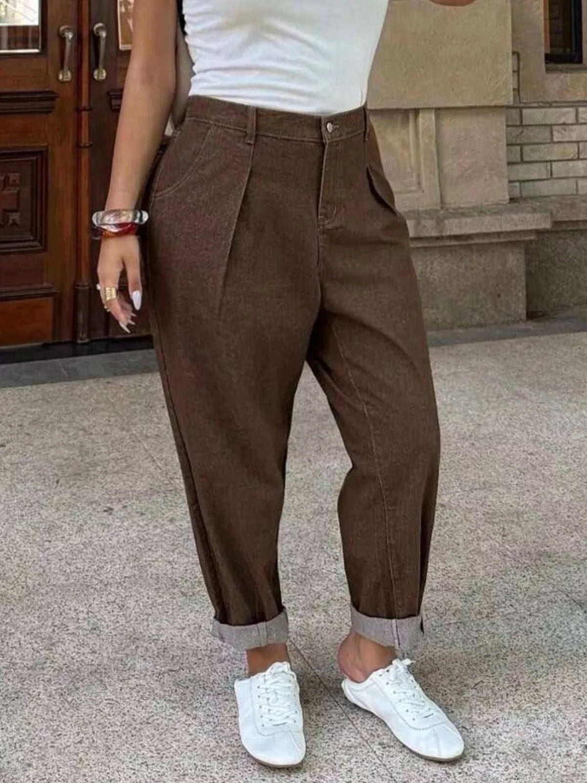 Plus Size Loose Fit Pleated Jeans in Brown