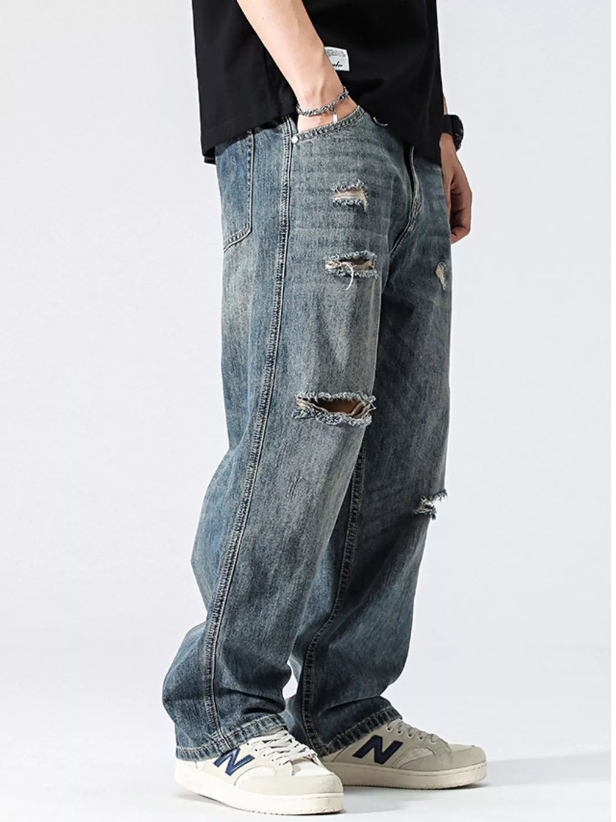 Distressed Loose-Fit Jeans in Blue by Fine Tune