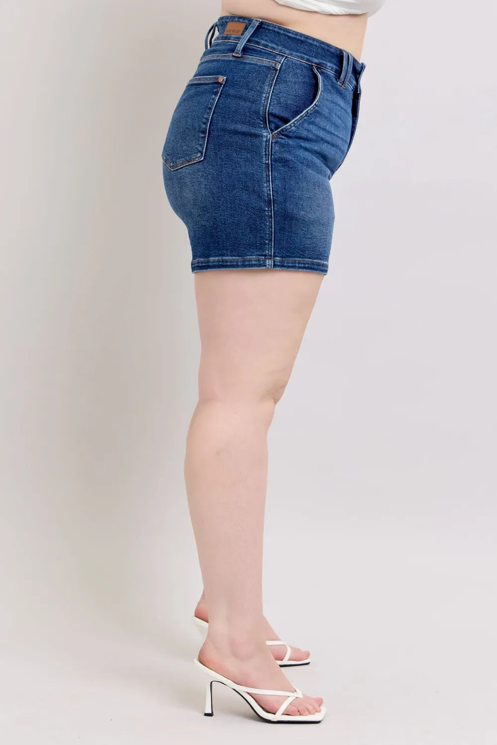 Judy Blue Double Button Denim Shorts in Dark