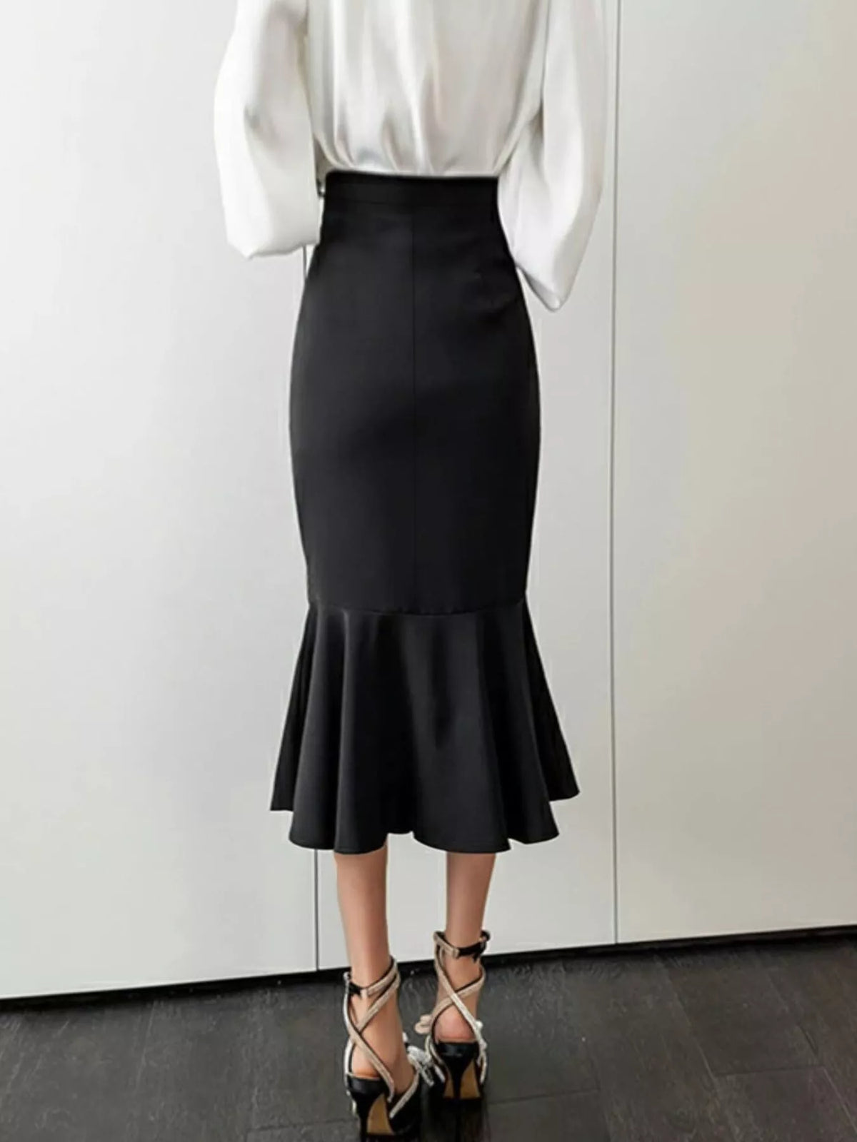 Ruched High-Waist Mermaid Skirt in Black