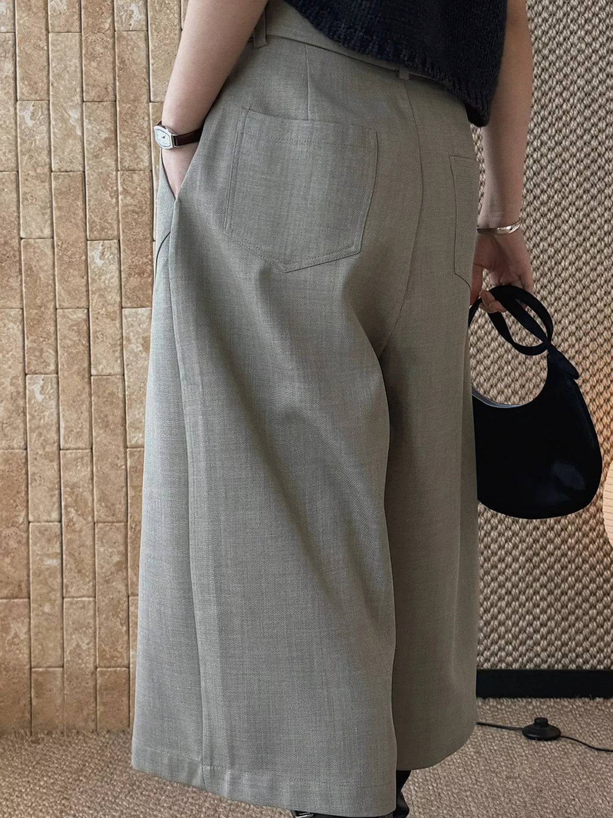 High-Waisted Pleated Wide-Leg Capris