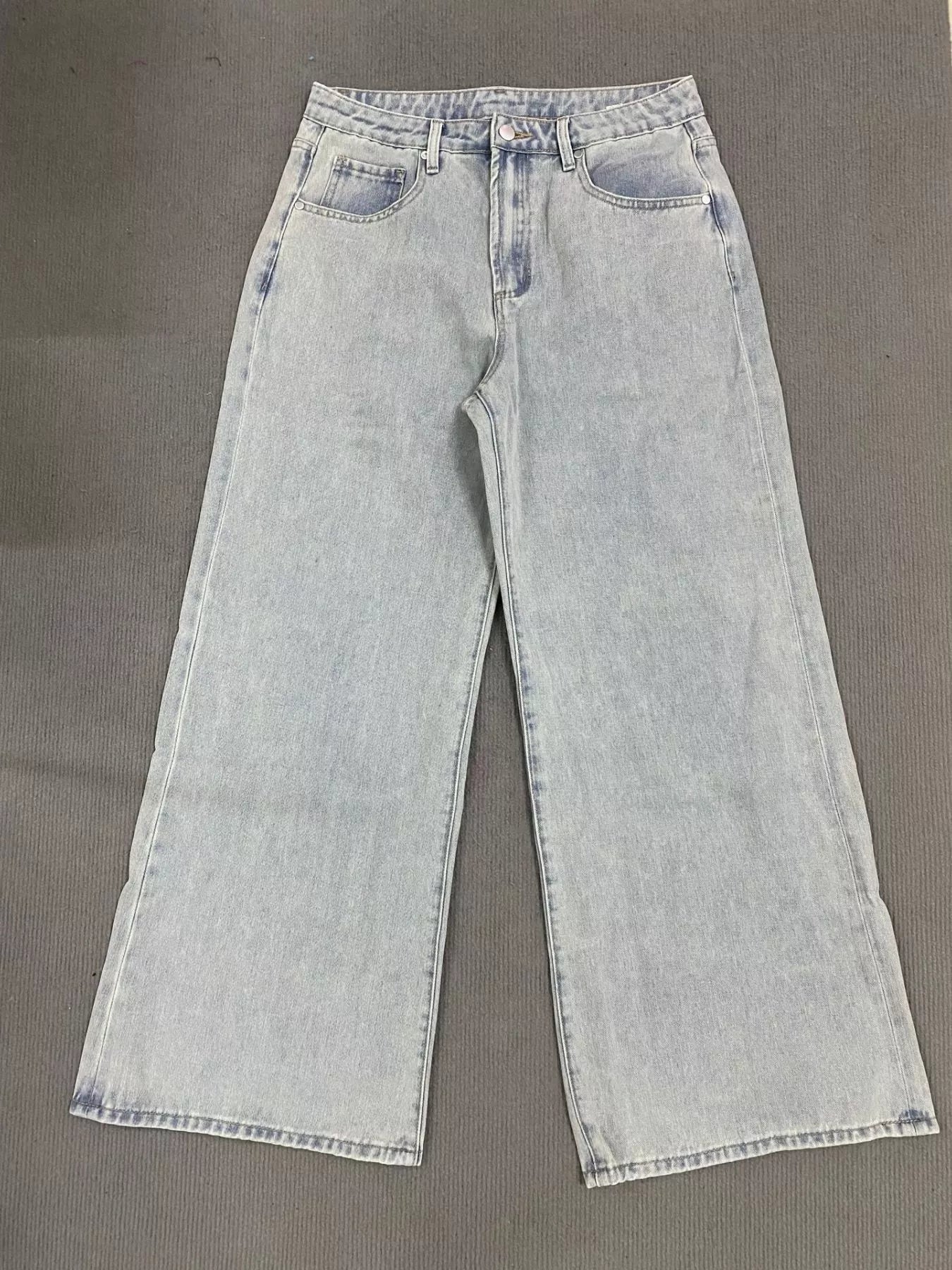 Washed Wide Leg Jeans in Light Wash