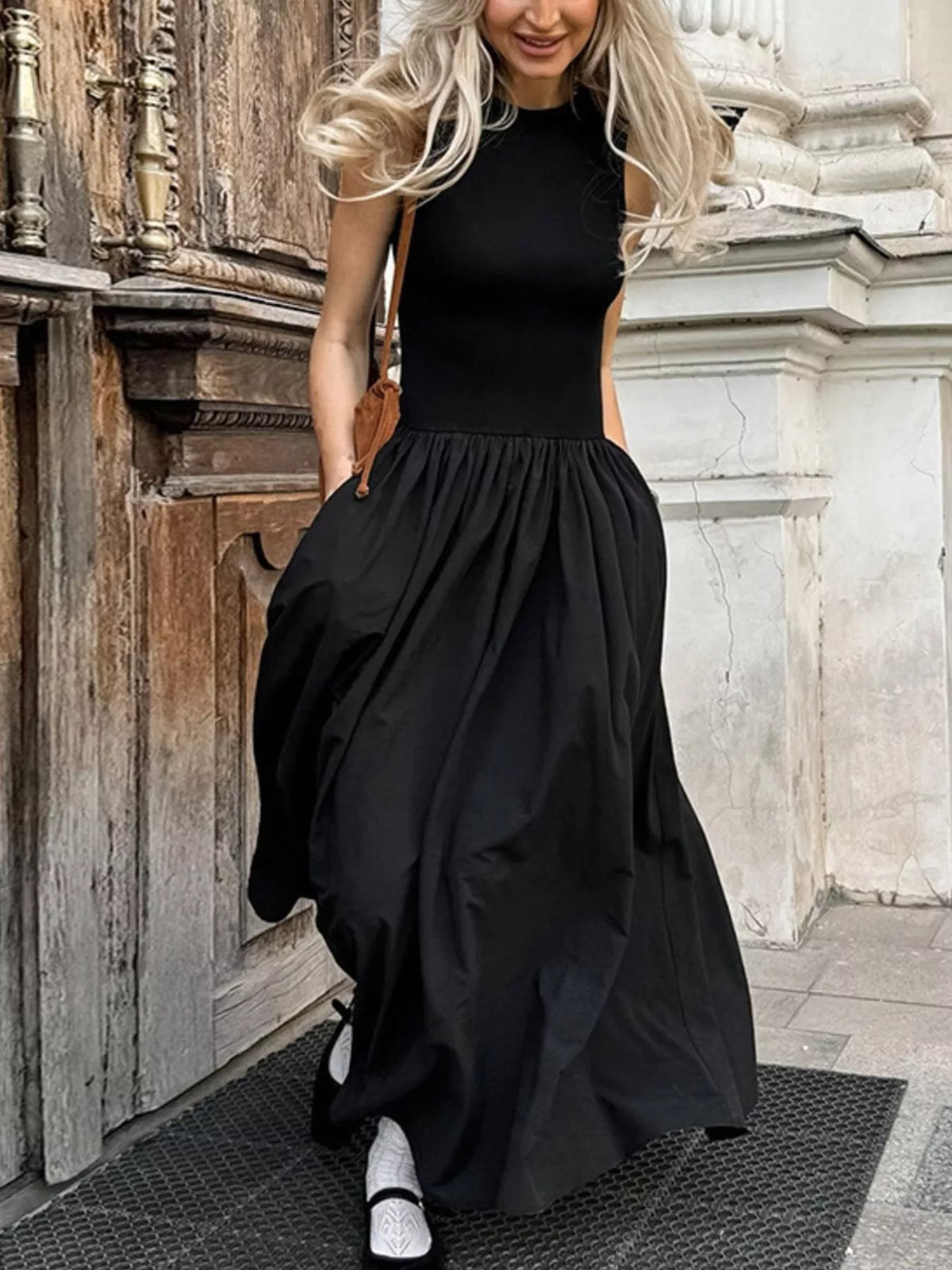 Cutout Detail Maxi Dress in Black