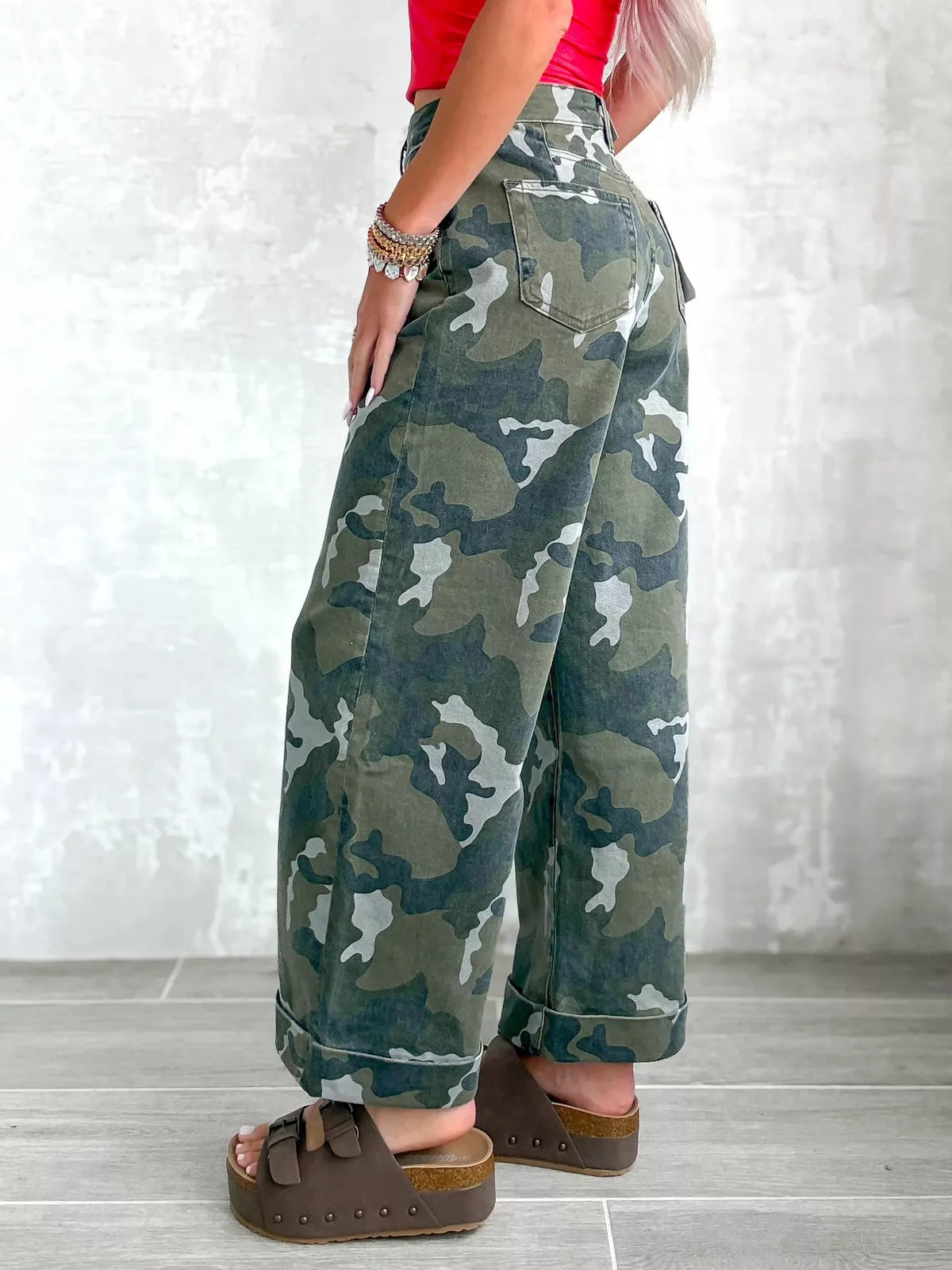 High-Waisted Wide-Leg Jeans in Camouflage in Camouflage Color