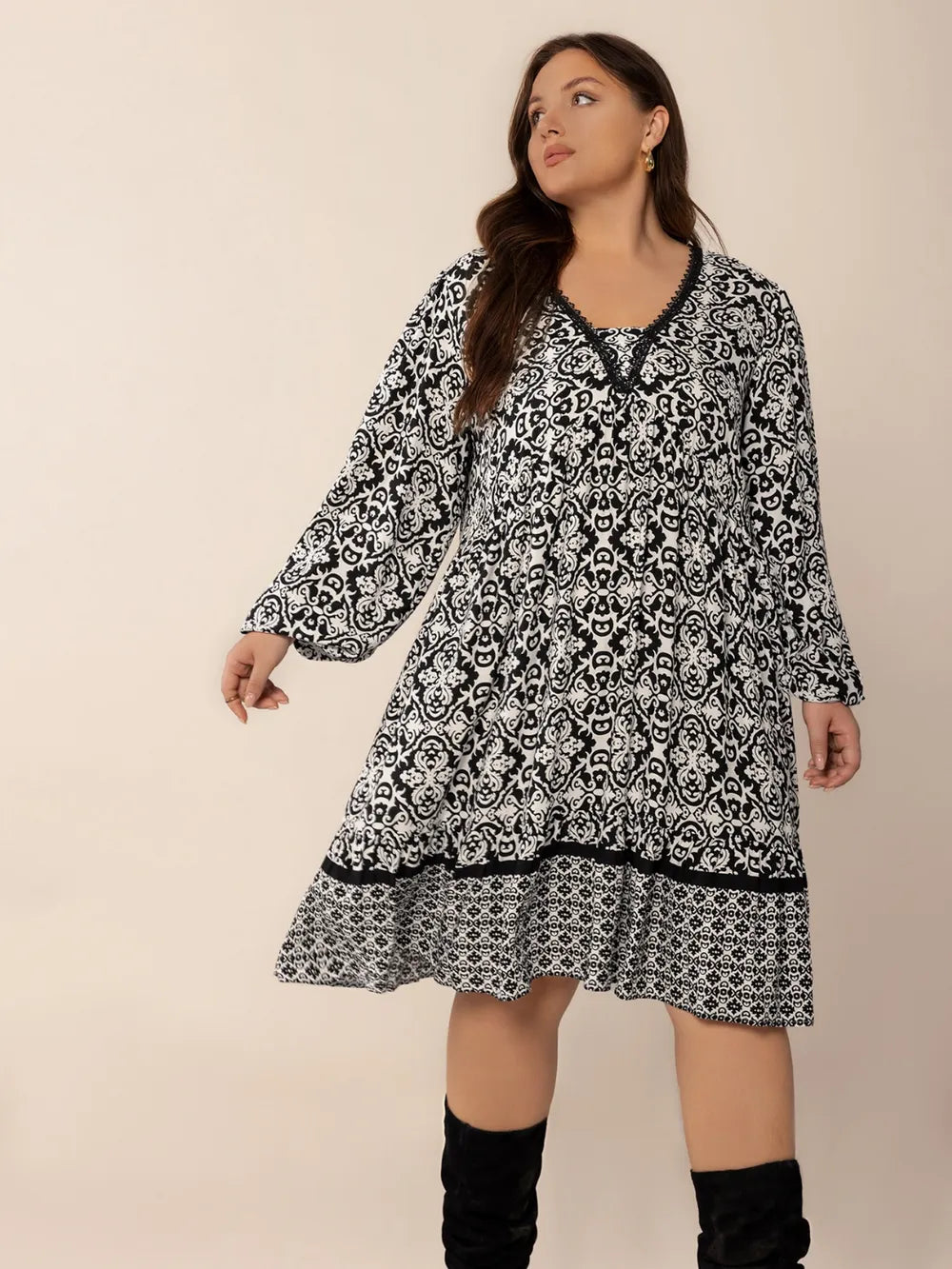 Plus Size Balloon Sleeve Dress in Black