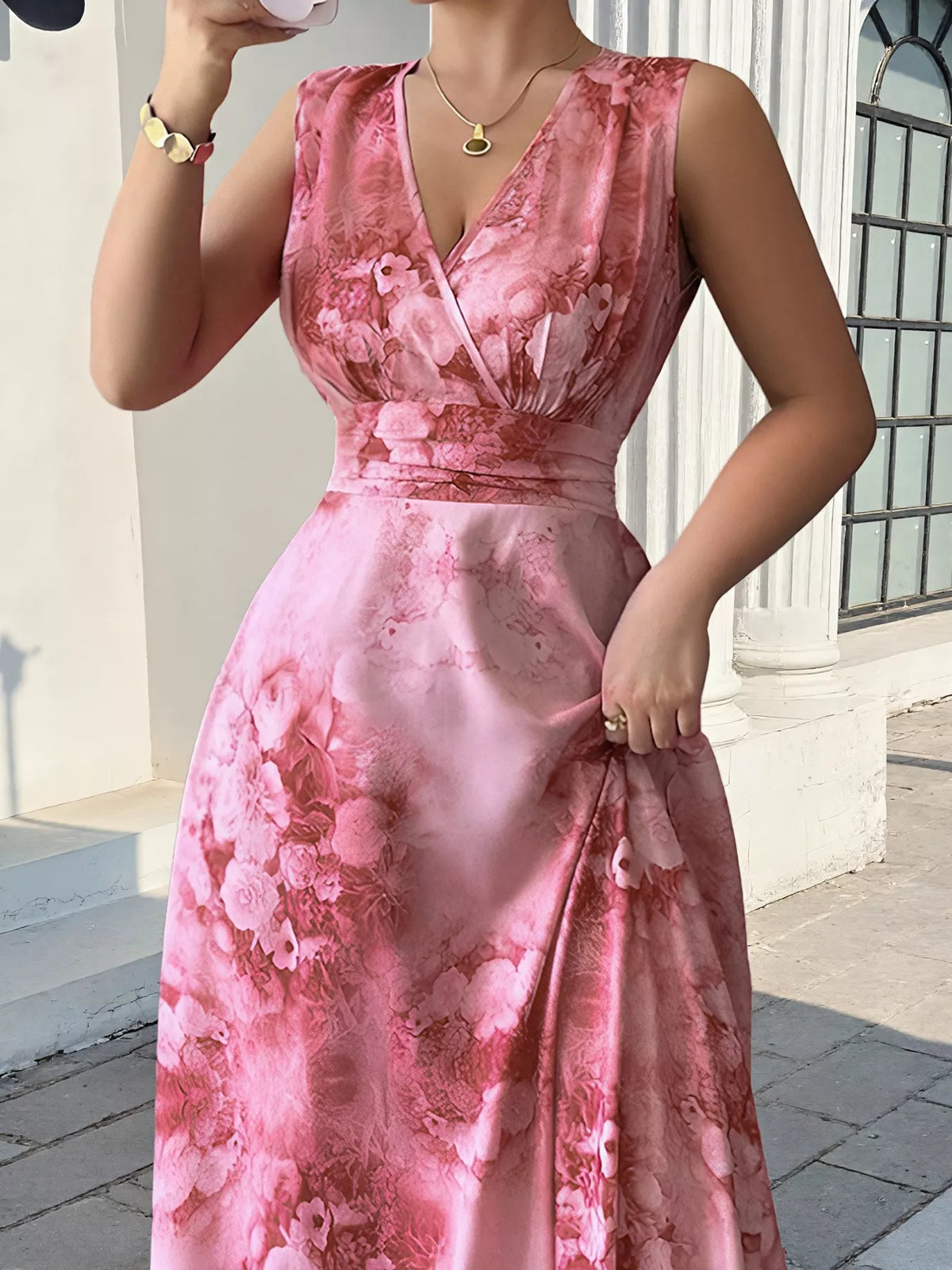 Floral Print Sleeveless Maxi Dress in Red