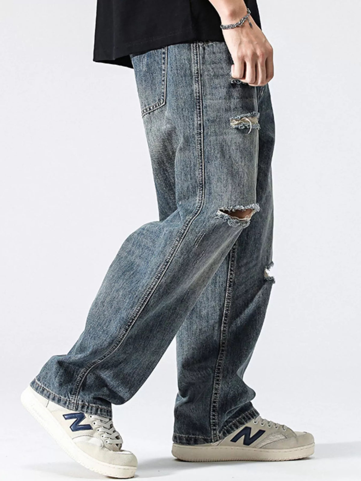 Distressed Loose-Fit Jeans in Blue by Fine Tune