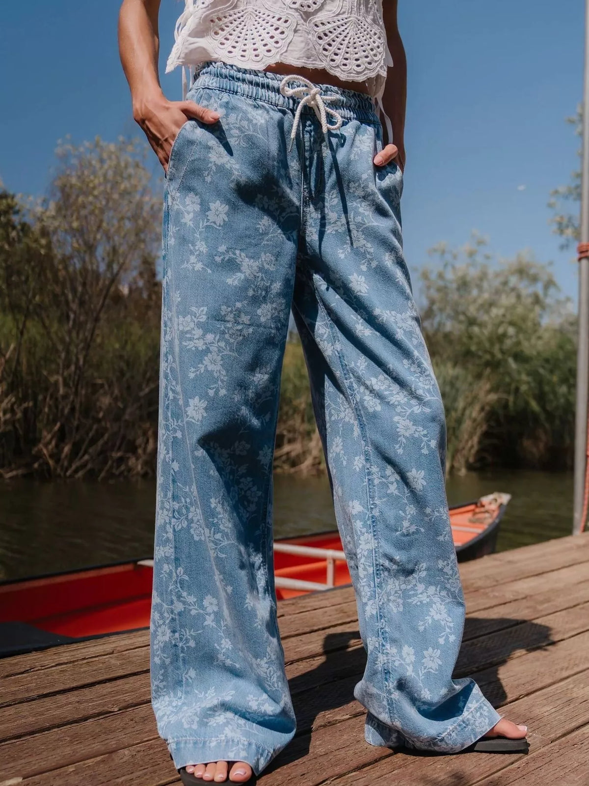 Drawstring Floral Wide-Leg Jeans in Blue