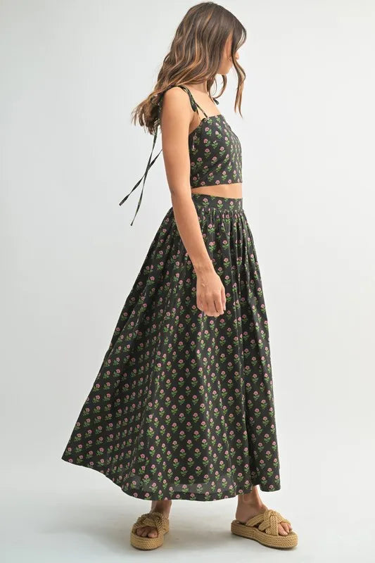 Floral Crop Top and Skirt Set in Black