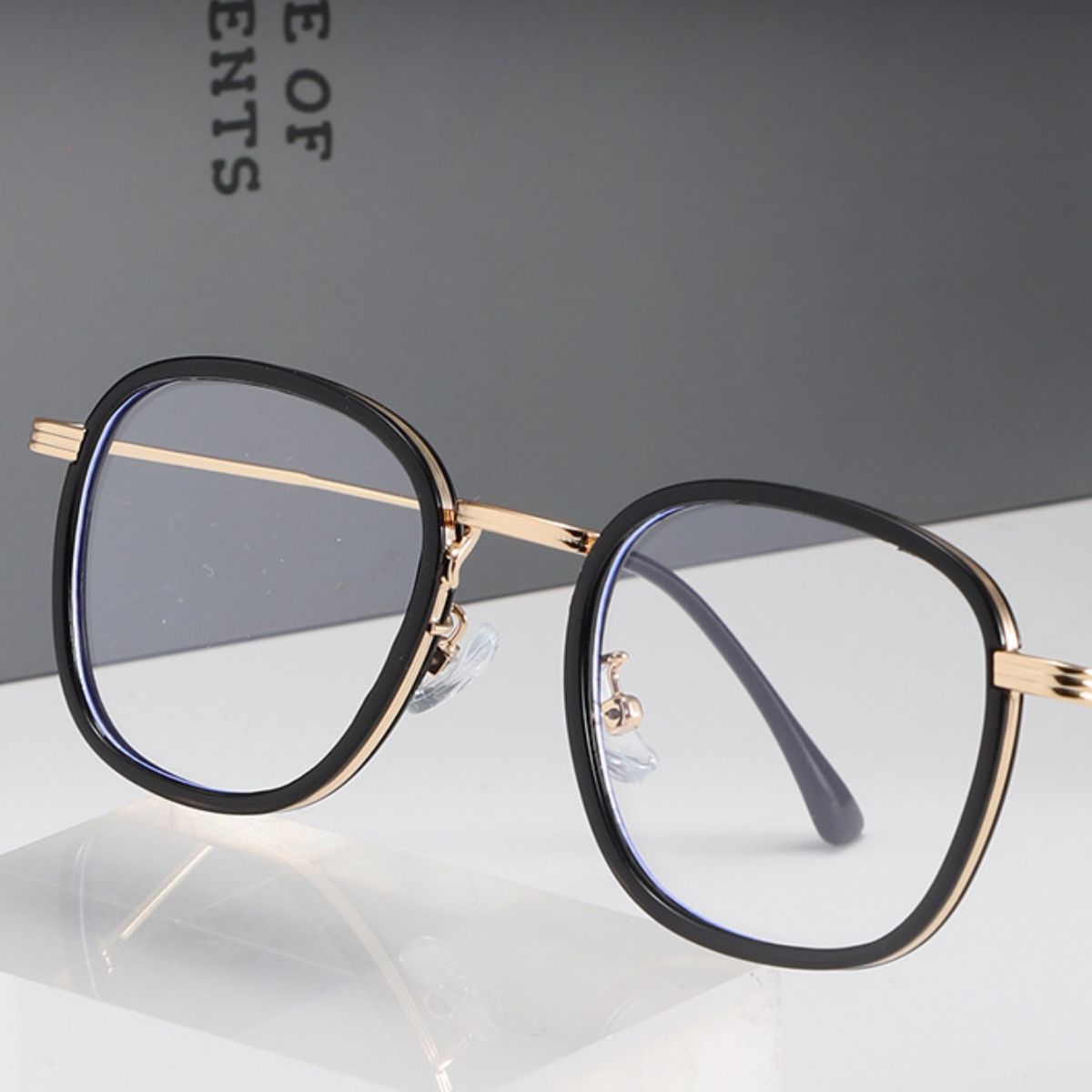 Ilussa Lightweight Metal-Temple Frames in black