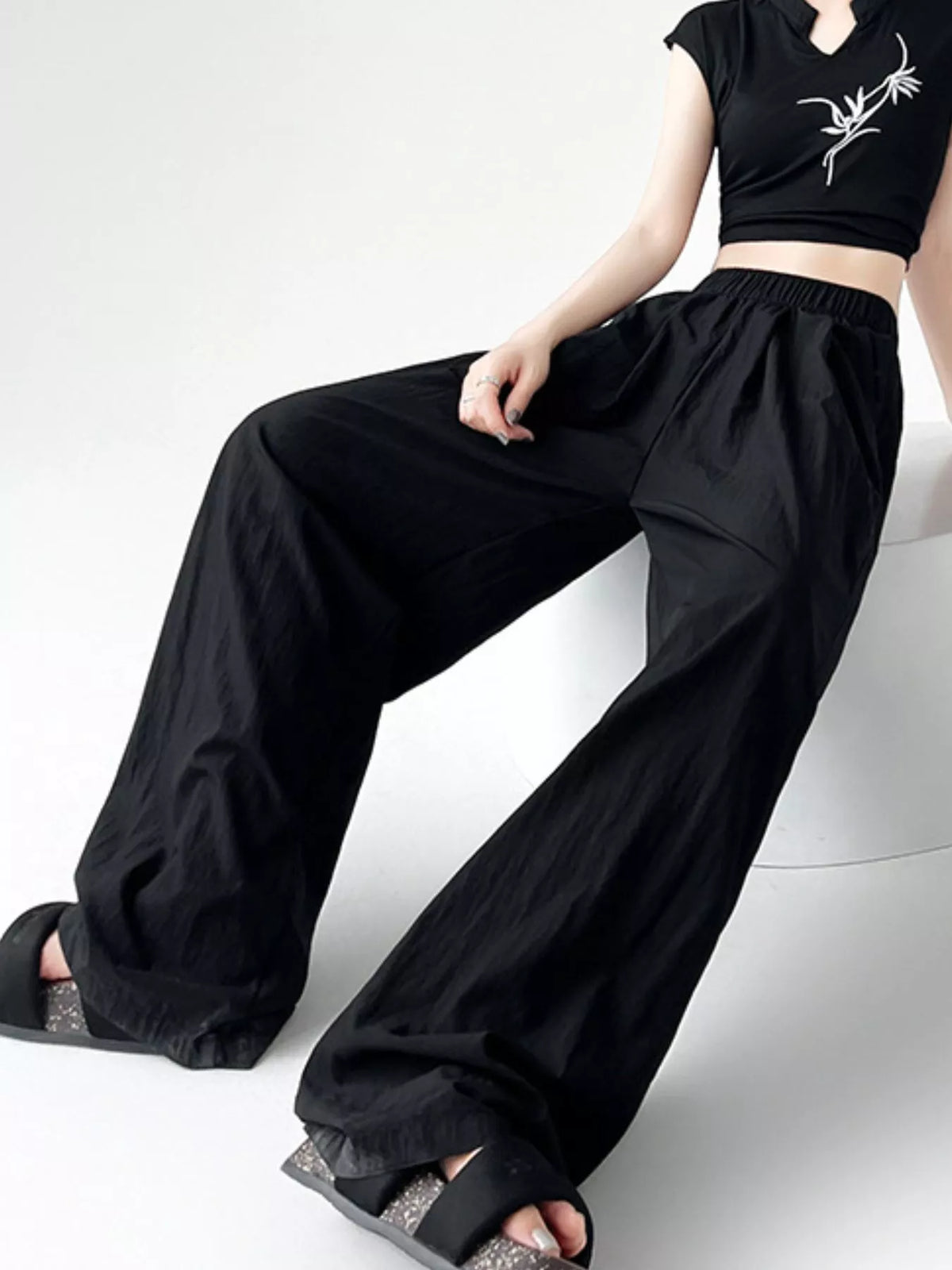 High-Waisted Loose Fit Wide-Leg Pants
