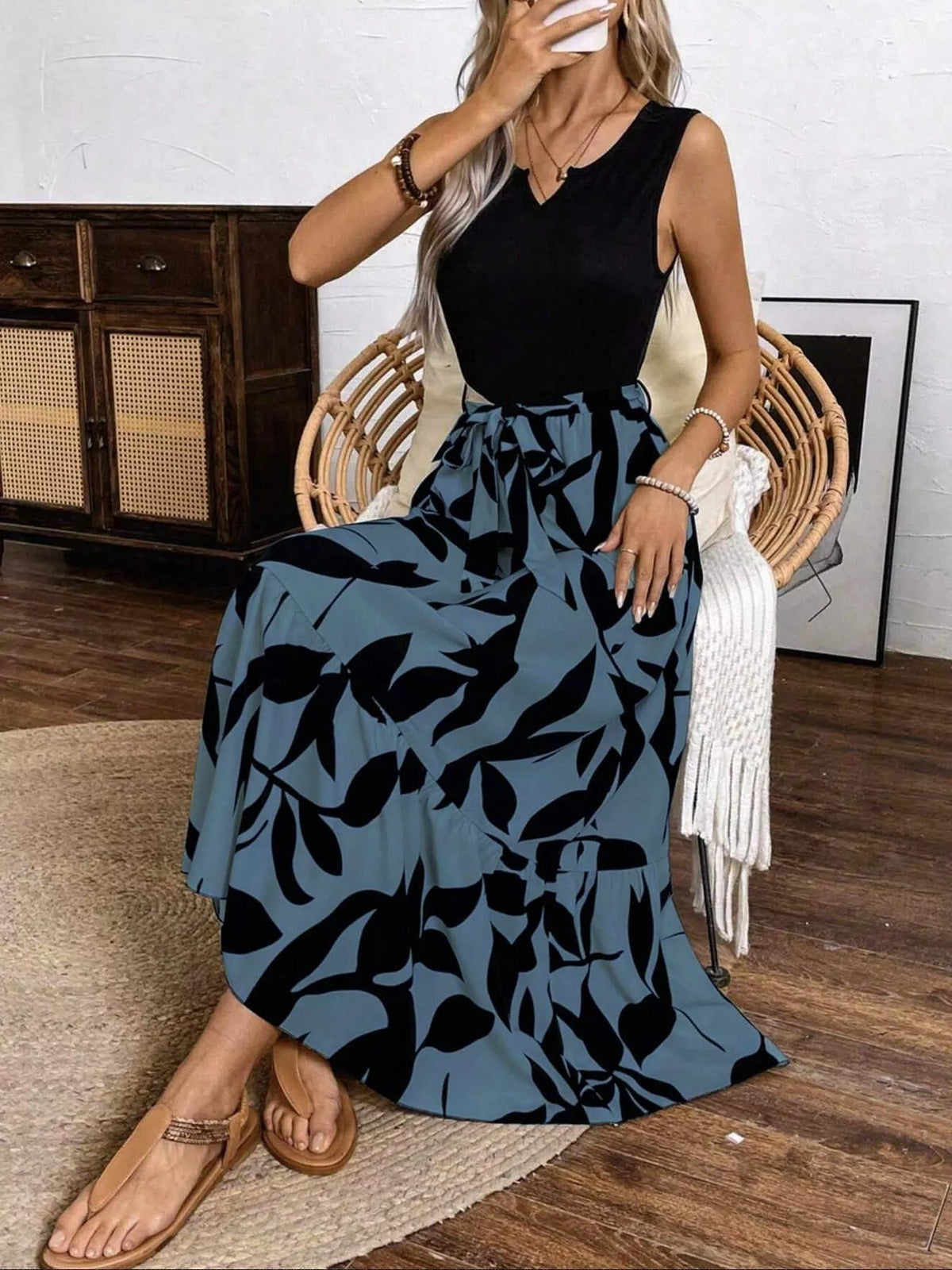Sleeveless Floral Print Maxi Dress in Black