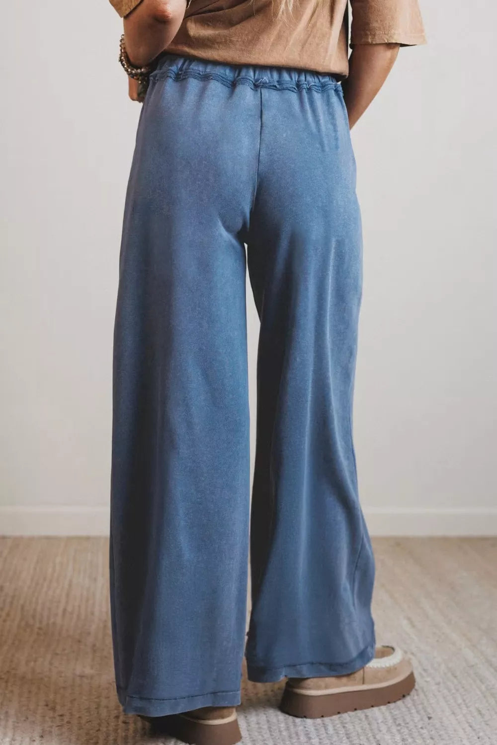 Relaxed Fit Drawstring Jeans in Medium Wash