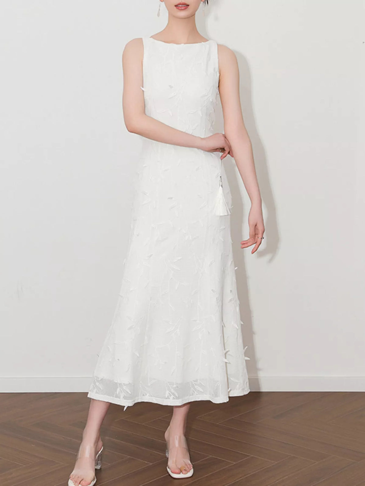 Sleeveless Floral Applique Midi Dress in Off-White