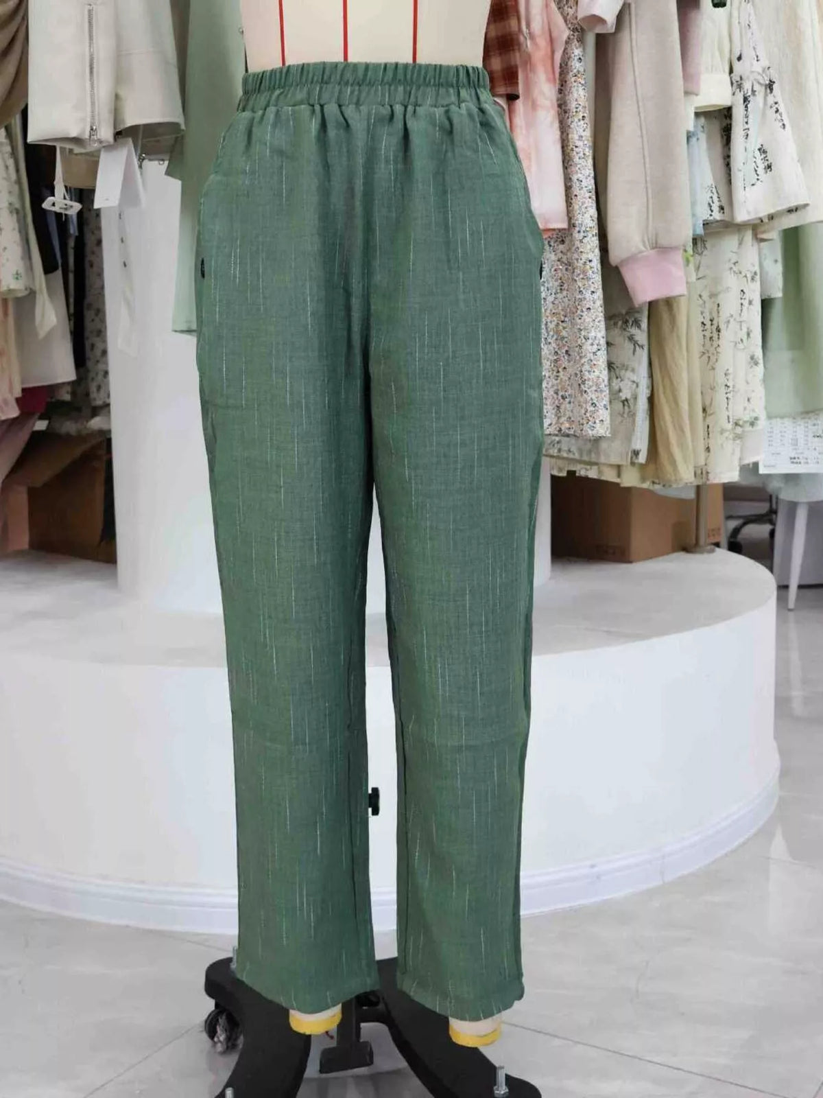 Loose Fit Cropped Pants