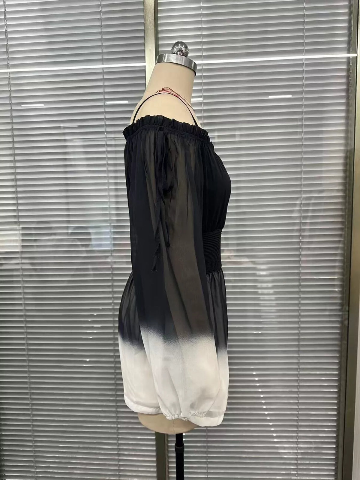 Gradient Spaghetti Strap Romper in Black