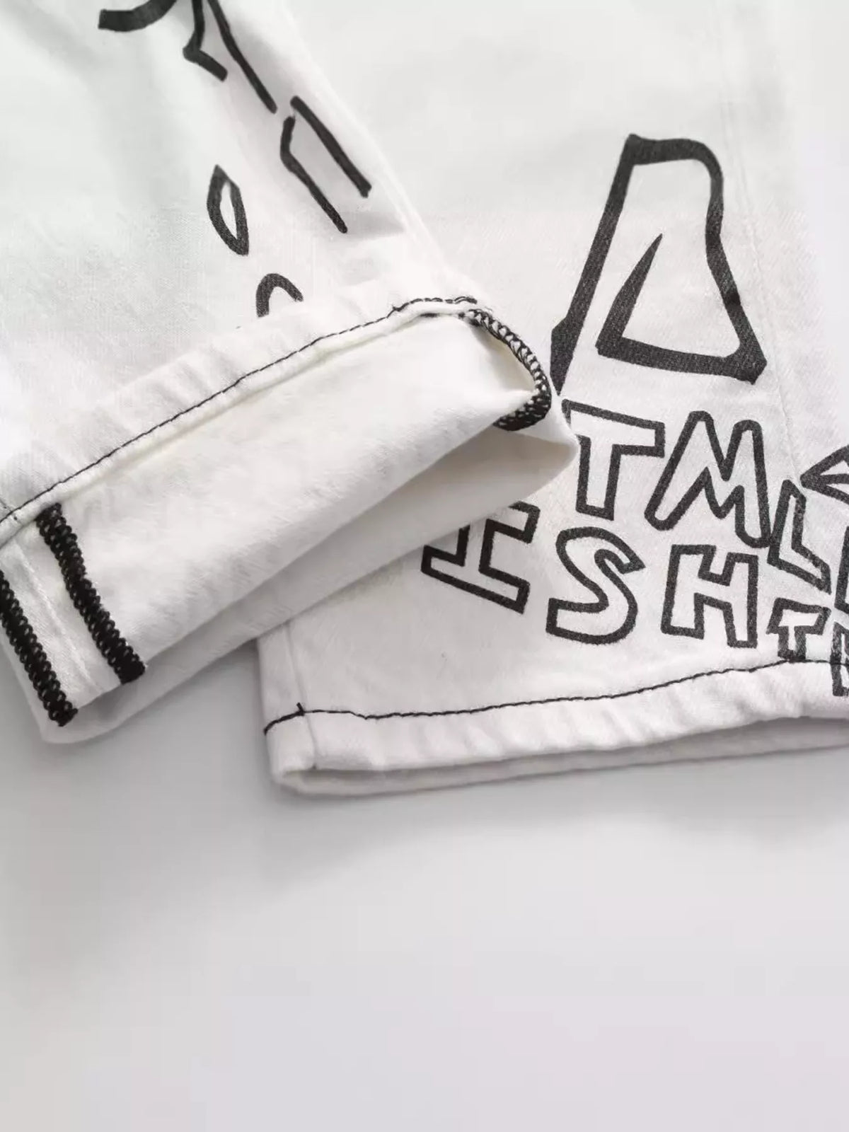 Graffiti Print Slim Fit Jeans in White