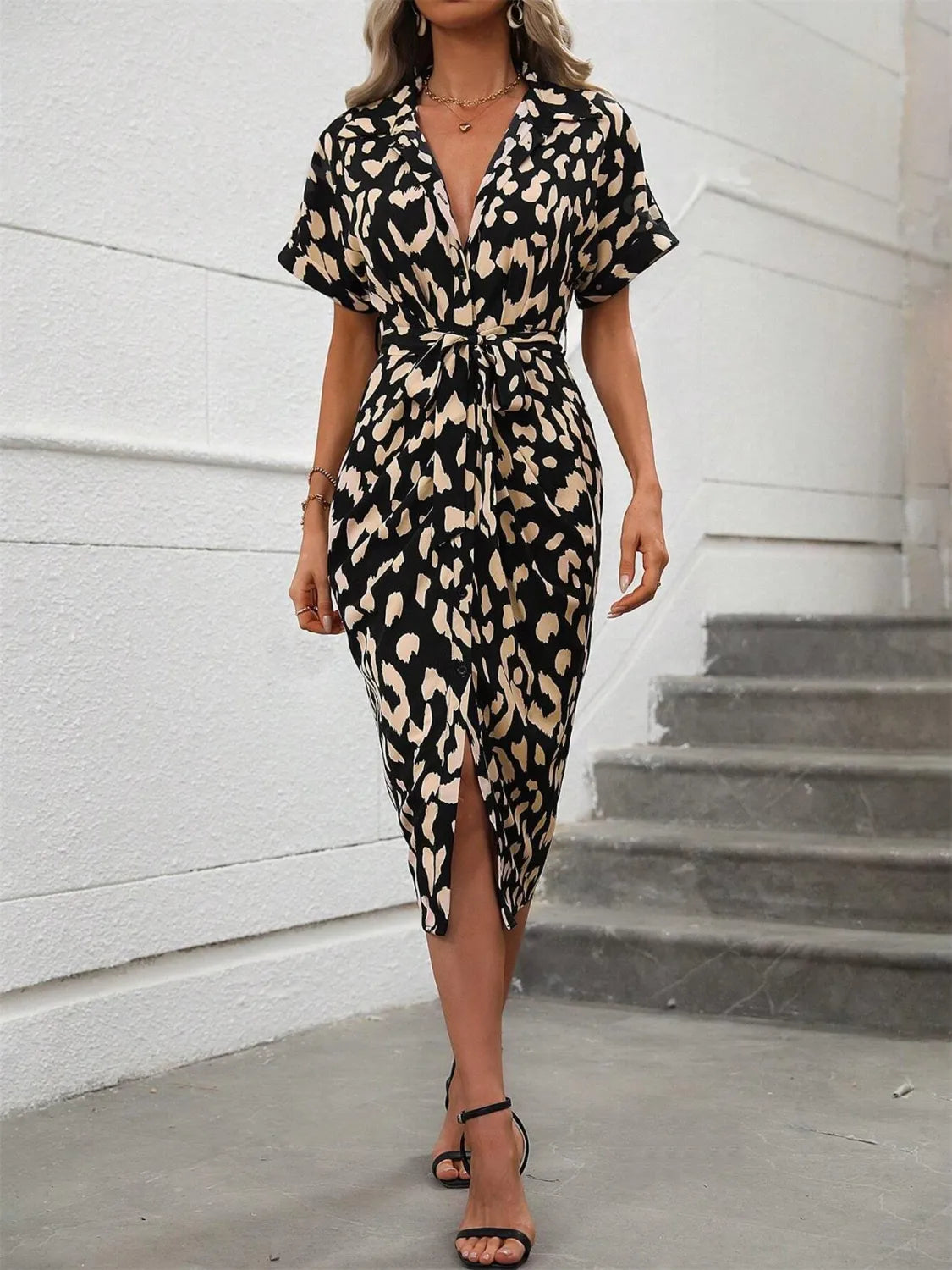 Short Sleeve Tie-Waist Dress in Black