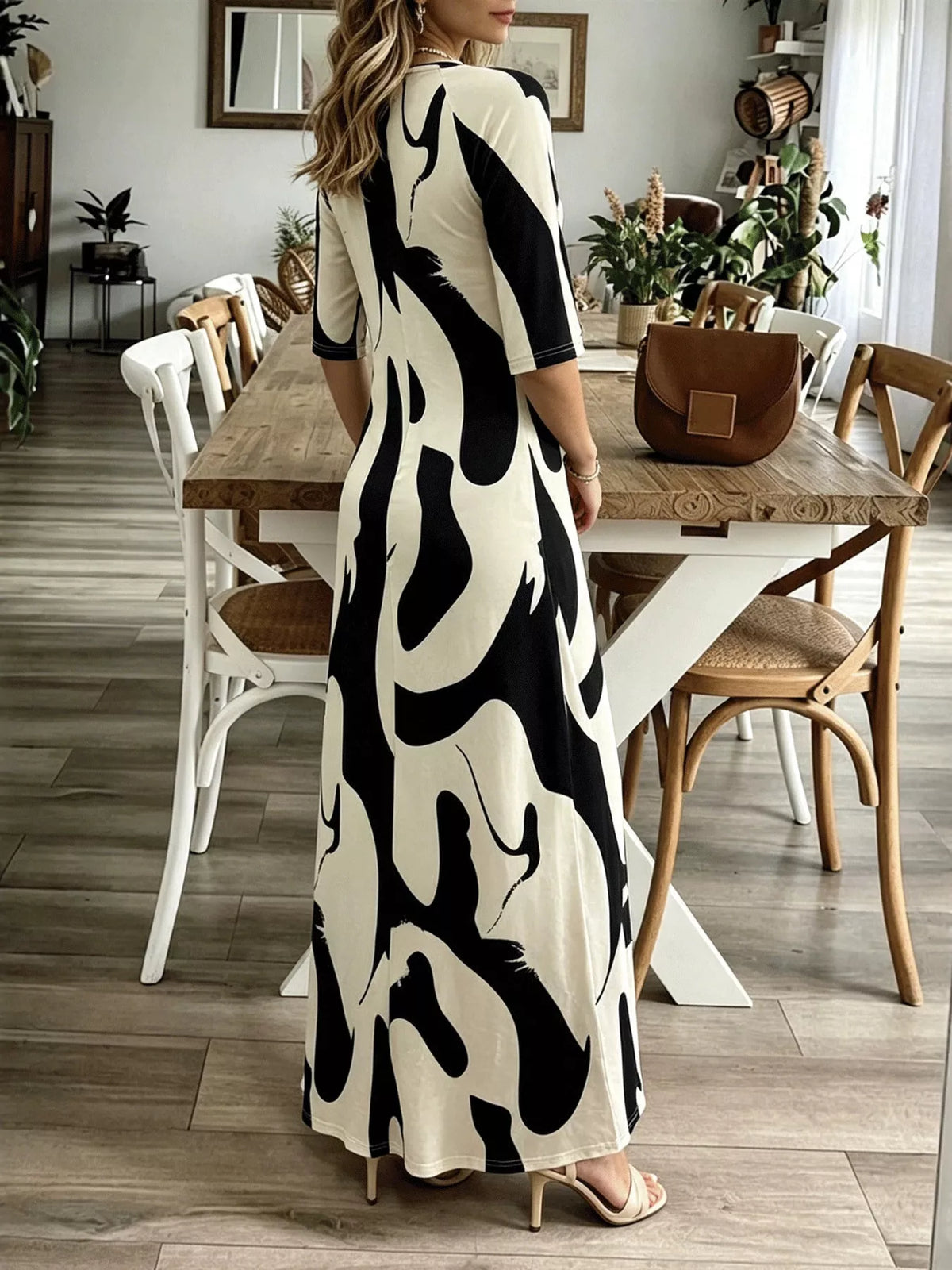 Abstract Print Casual Maxi Dress in White
