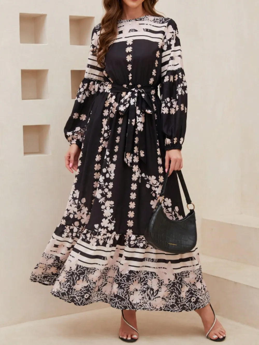 Round Neck Long Sleeve Maxi Dress in Black