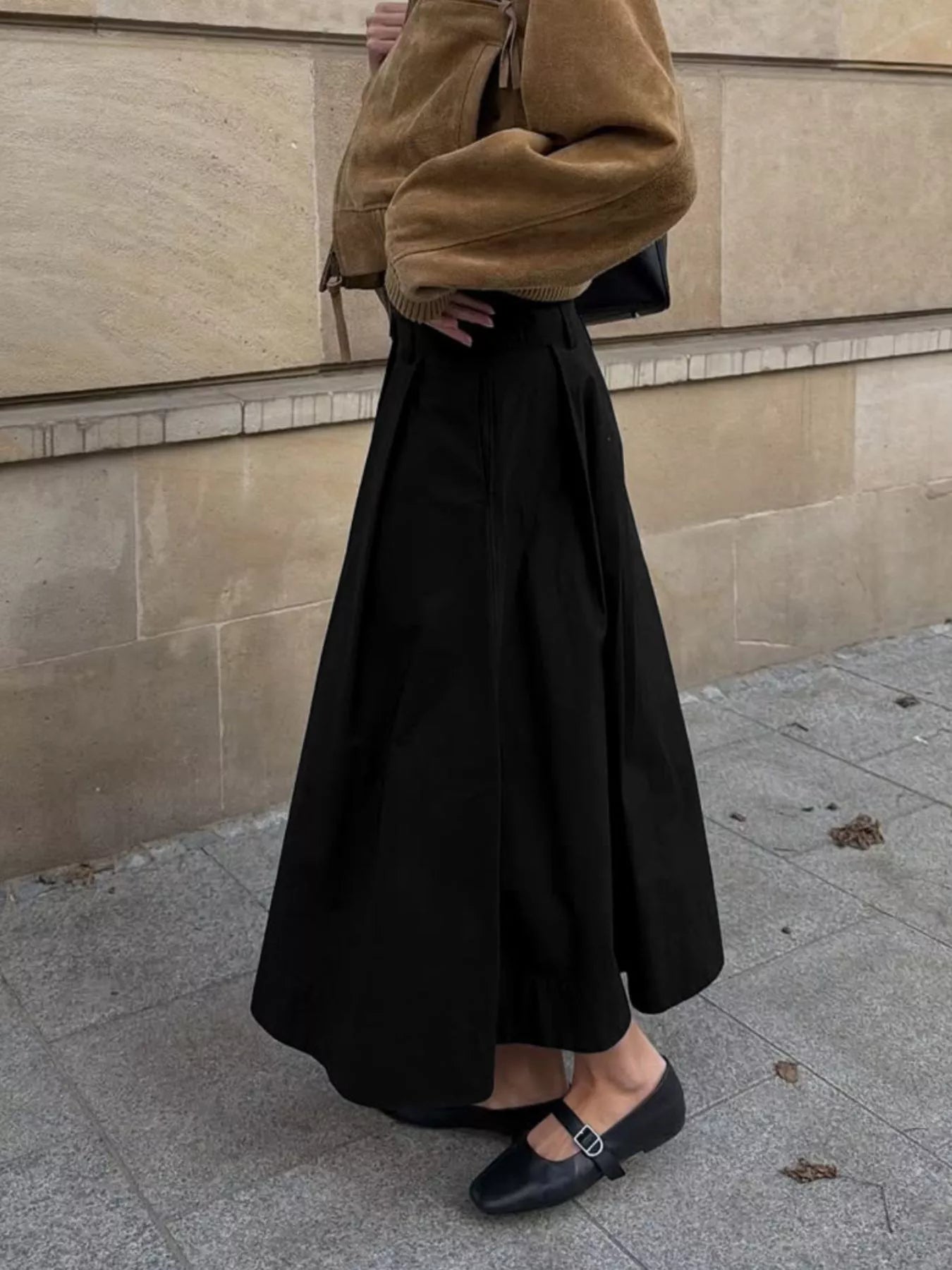 High-Waisted A-Line Skirt in Black