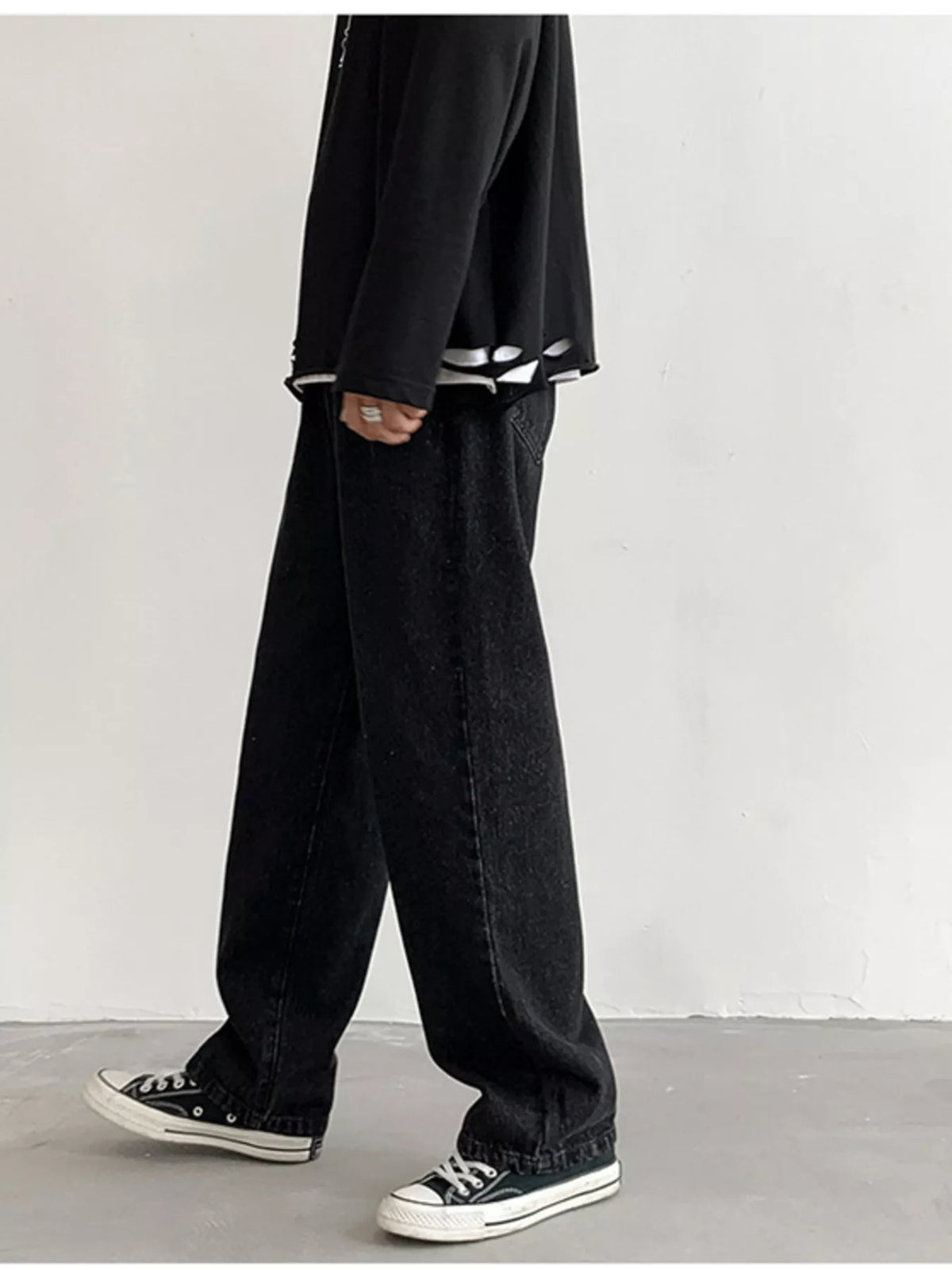 Men's Loose Fit Washed Jeans