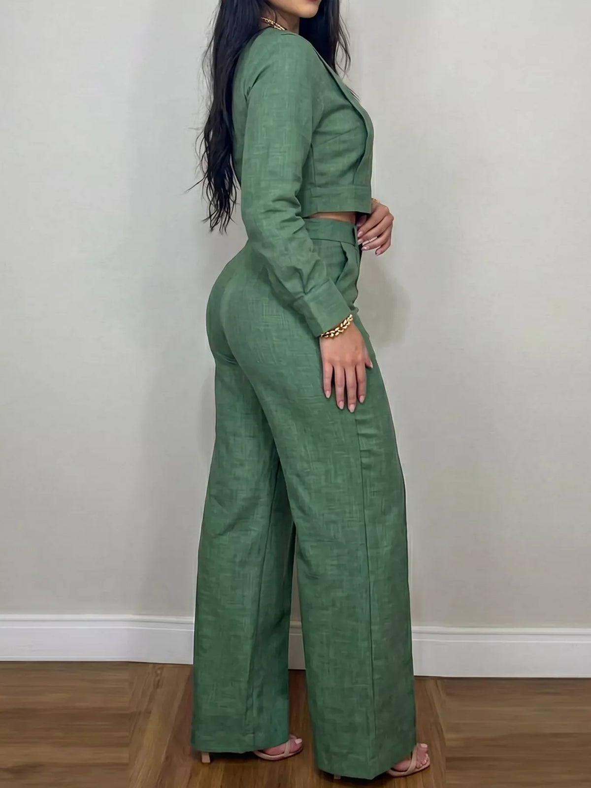 Long-Sleeve Crop Top and Wide-Leg Pants Set in Green