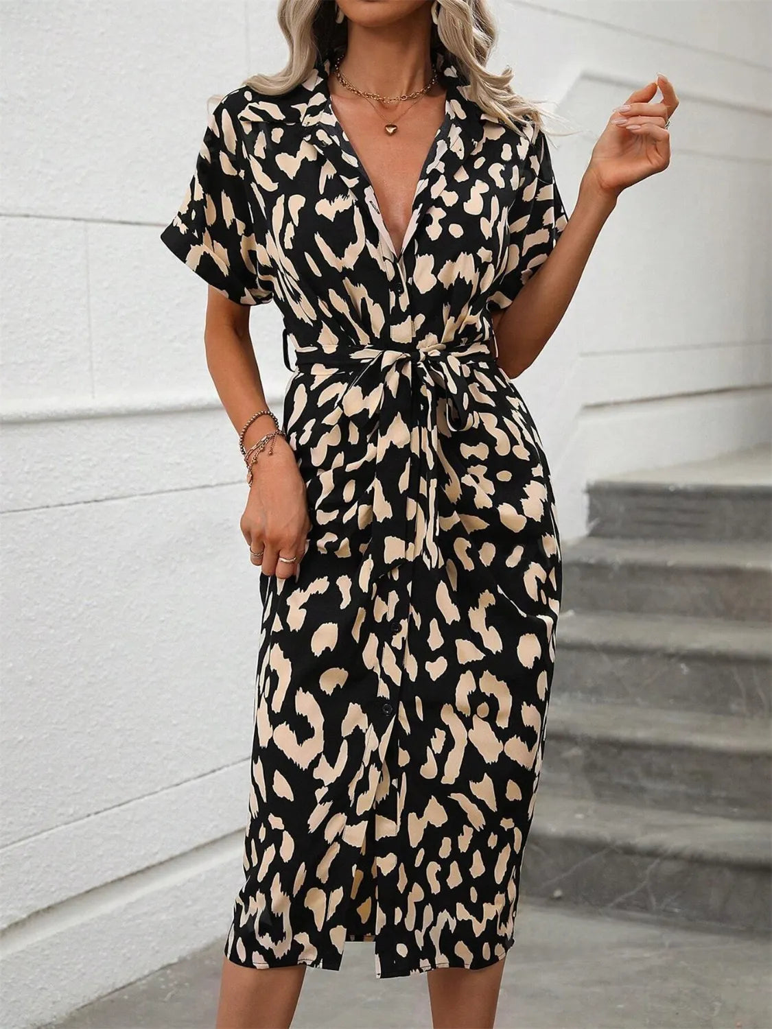 Short Sleeve Tie-Waist Dress in Black