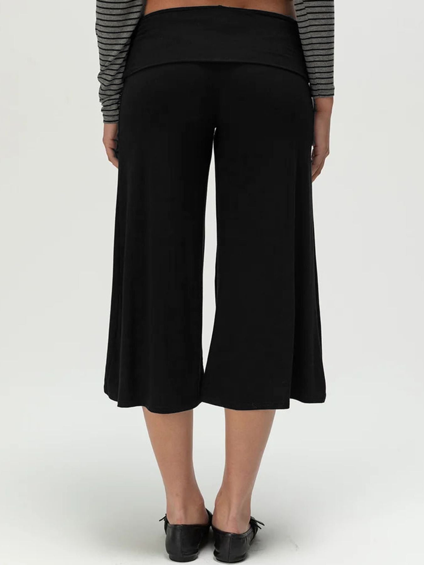 Wide-Leg Capri Pants by Yolan House