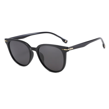 Ilussa Lightweight Sunglasses in black and blush