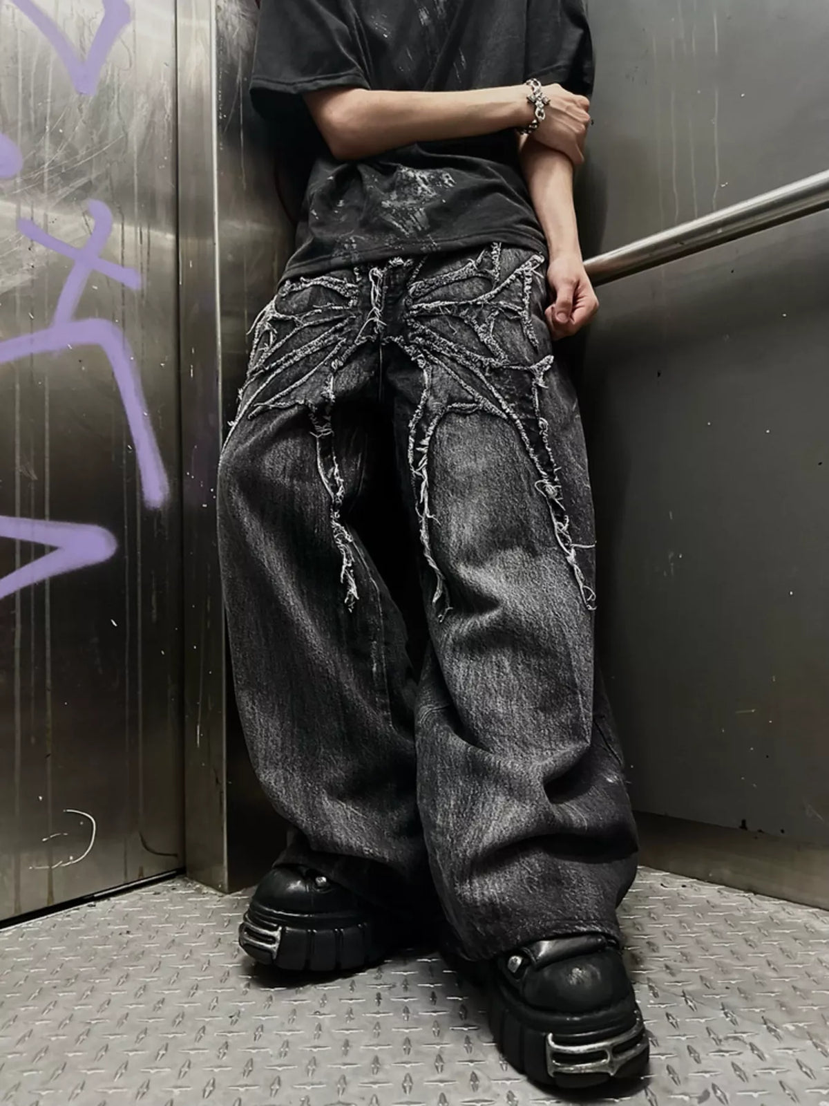 Wide-Leg Streetwear Jeans in Black and Gray