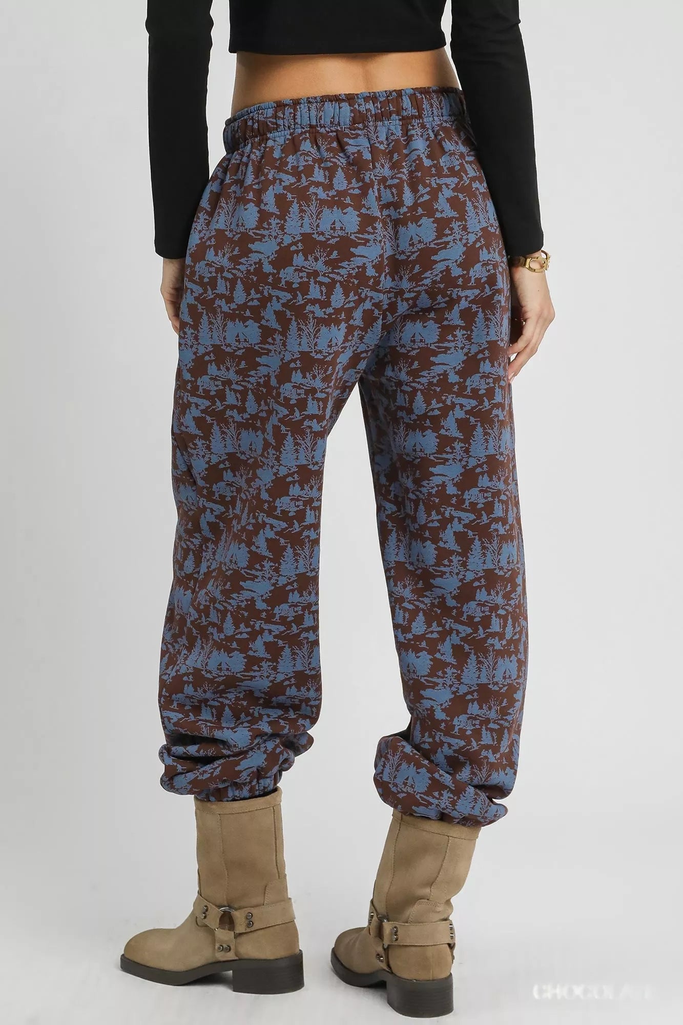 Umgee Scenic Print Sweatpants in Chocolate