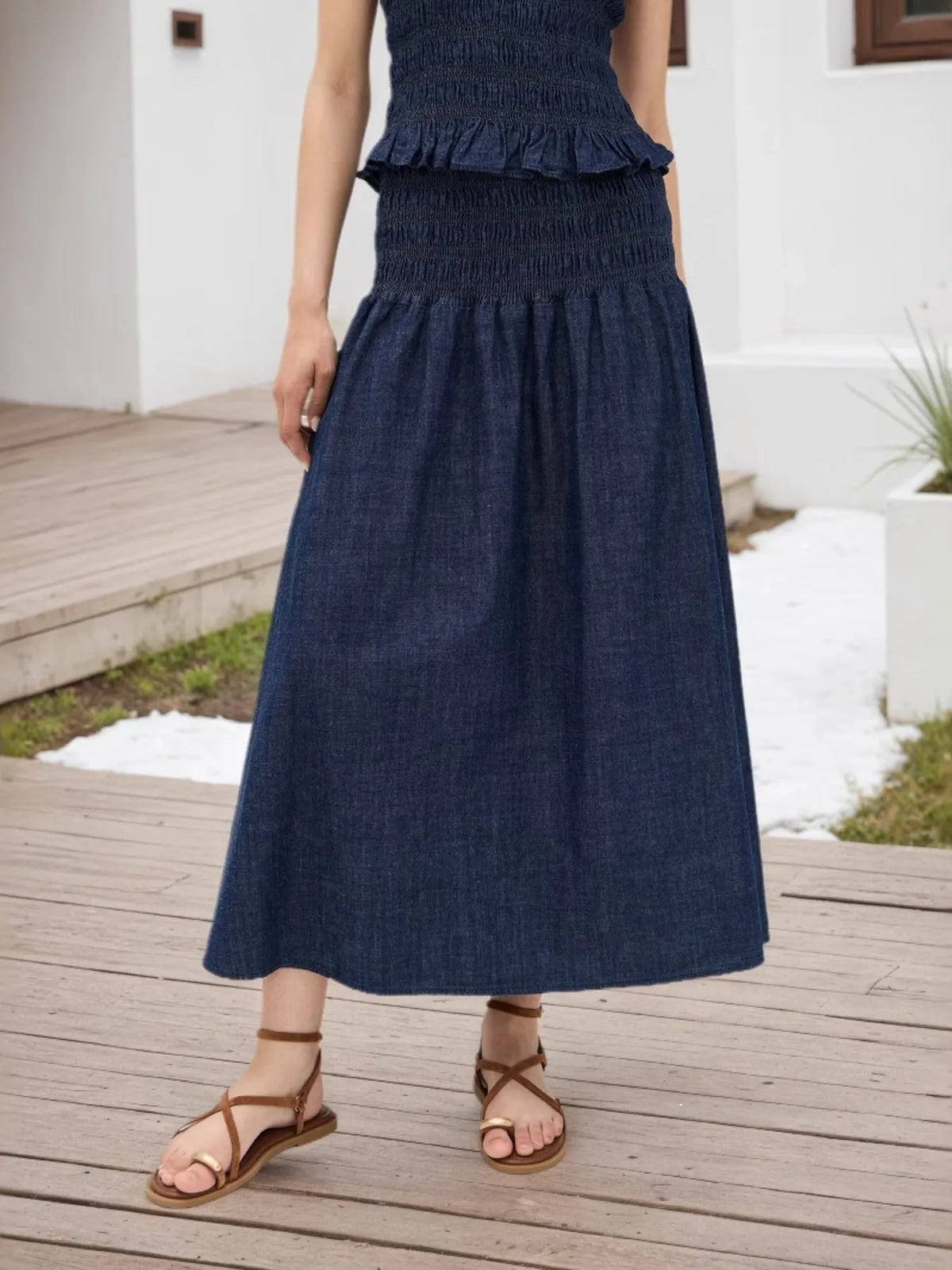 Smocked Elastic-Waist Midi Skirt in Dark Blue