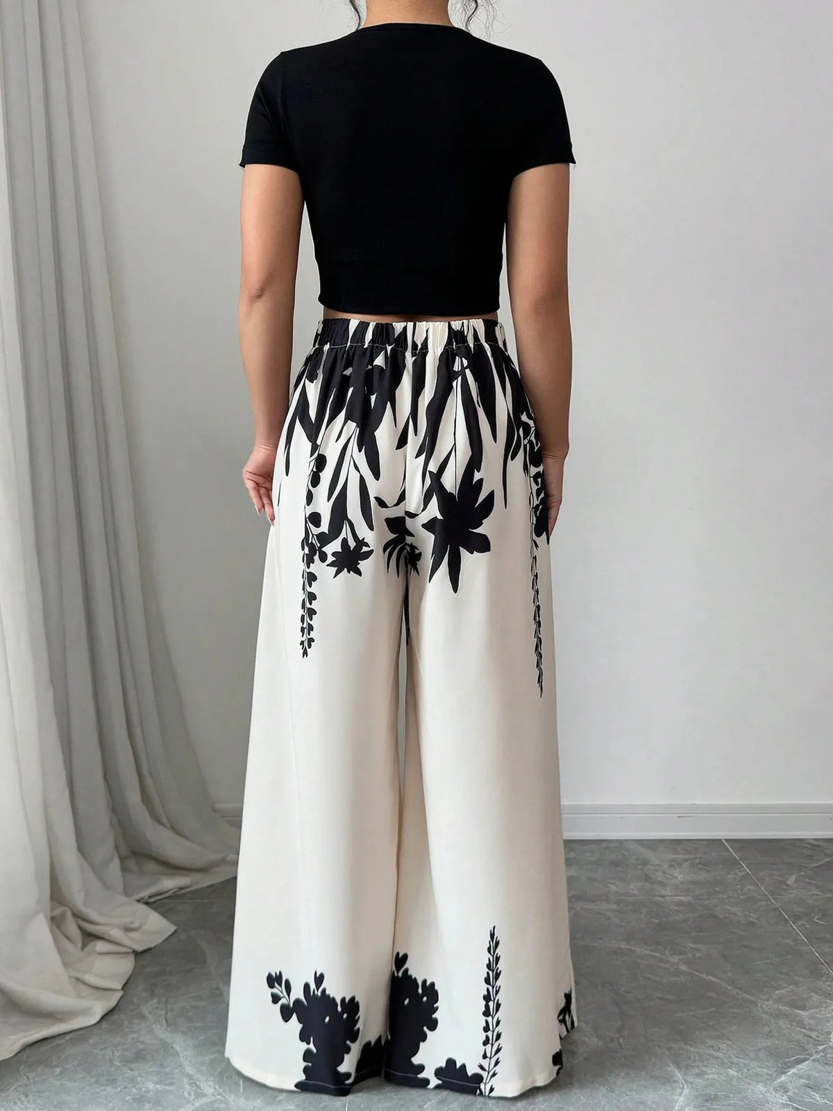 Pleated Printed Wide-Leg Pants