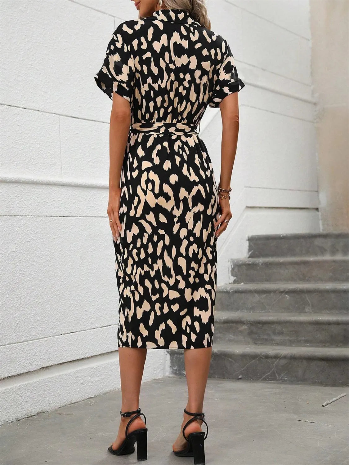 Short Sleeve Tie-Waist Dress in Black