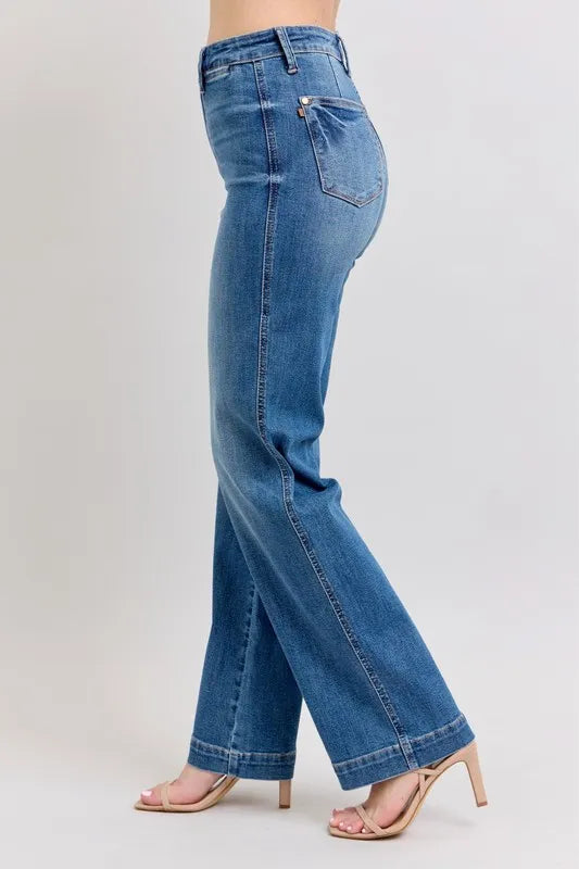 Judy Blue Contrast Thread Straight Jeans in Medium Wash in Md