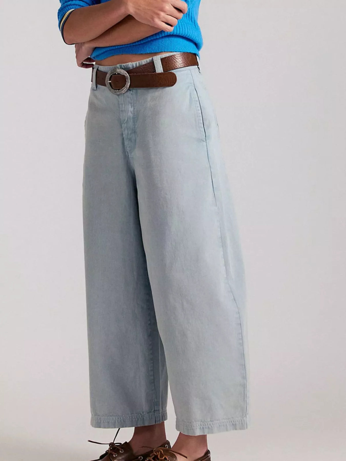 Wide-Leg Cropped Jeans with Pockets