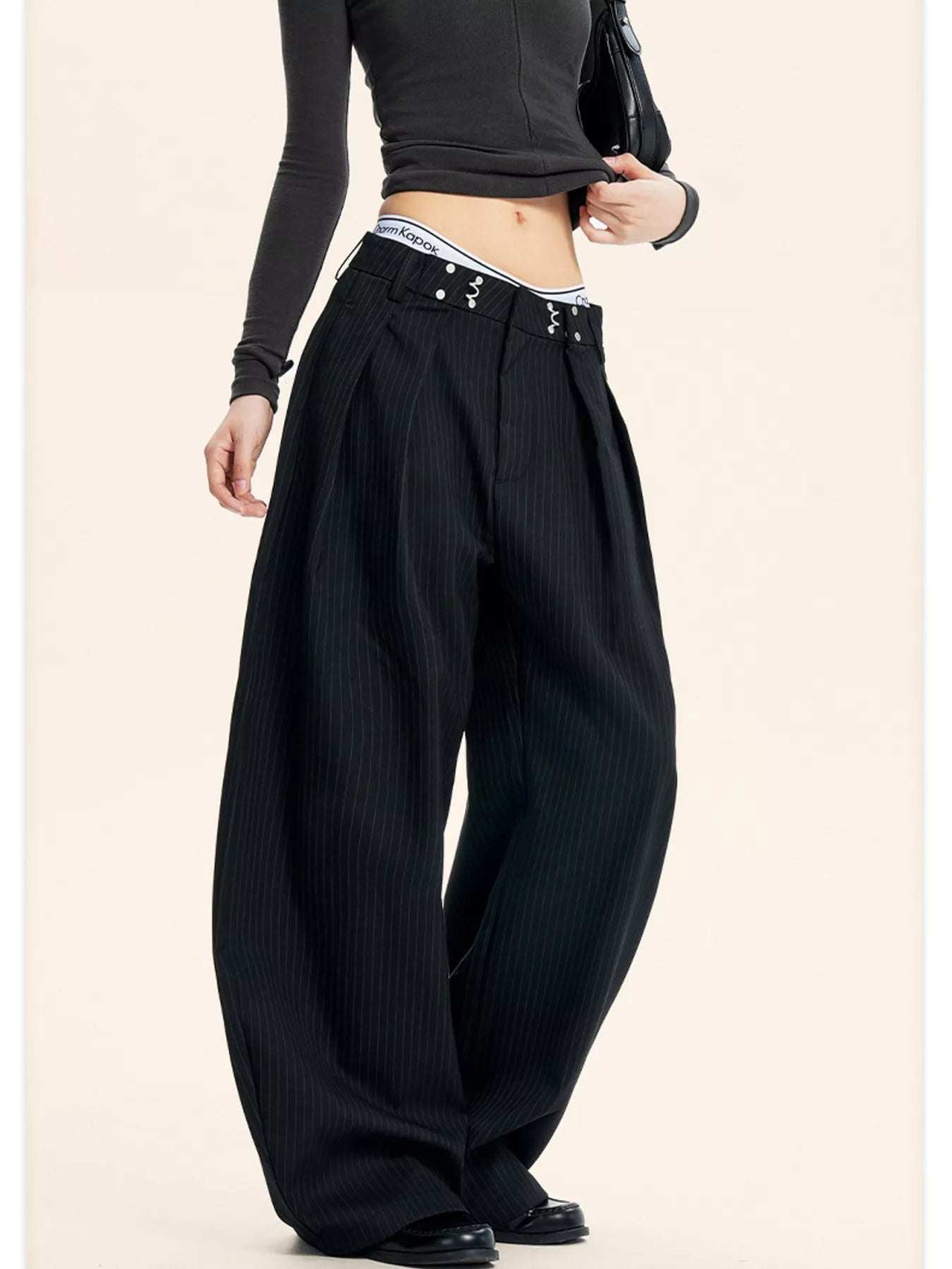 Plus Size Pleated Wide-Leg Pants in Black