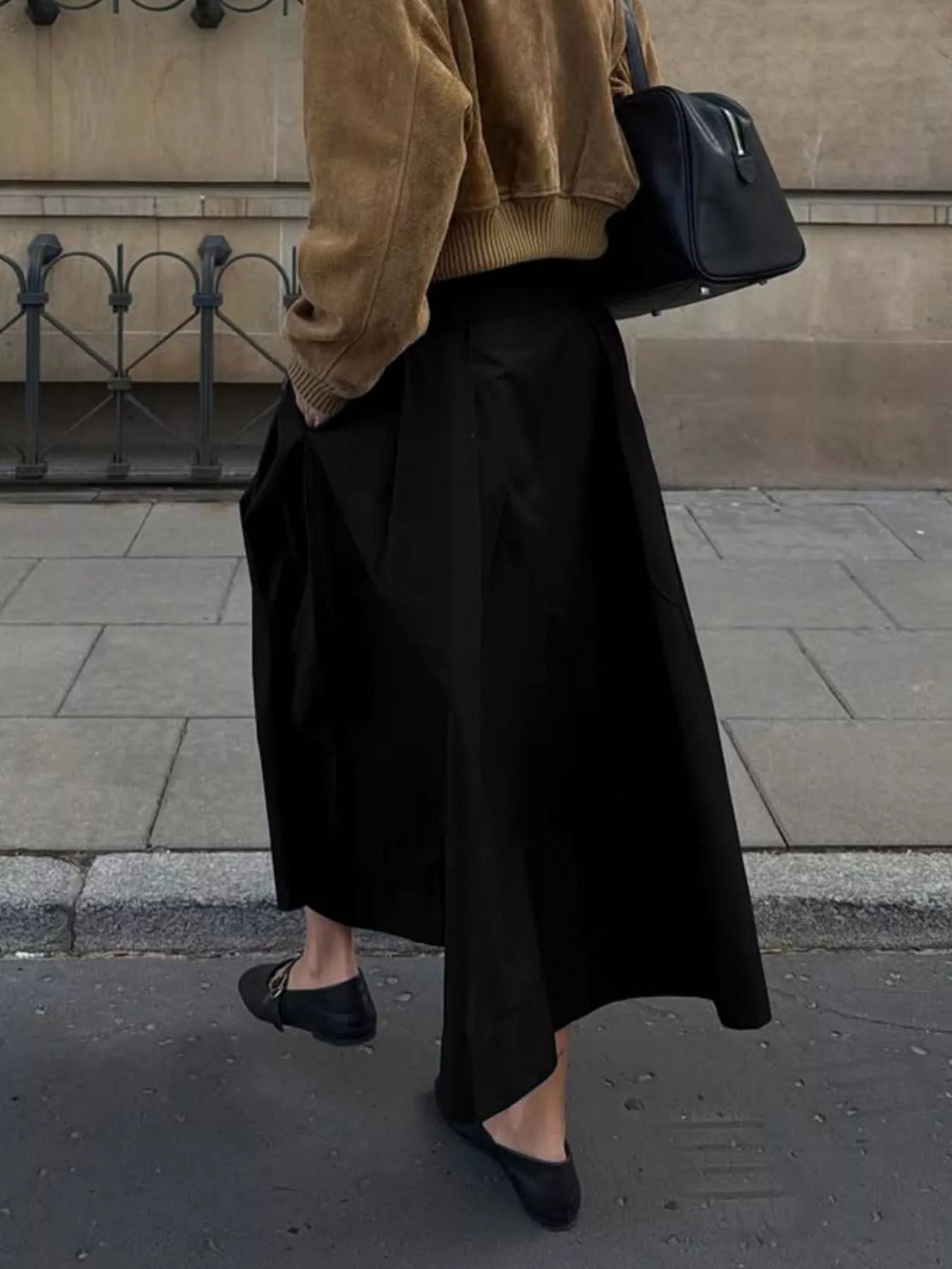 High-Waisted A-Line Skirt in Black