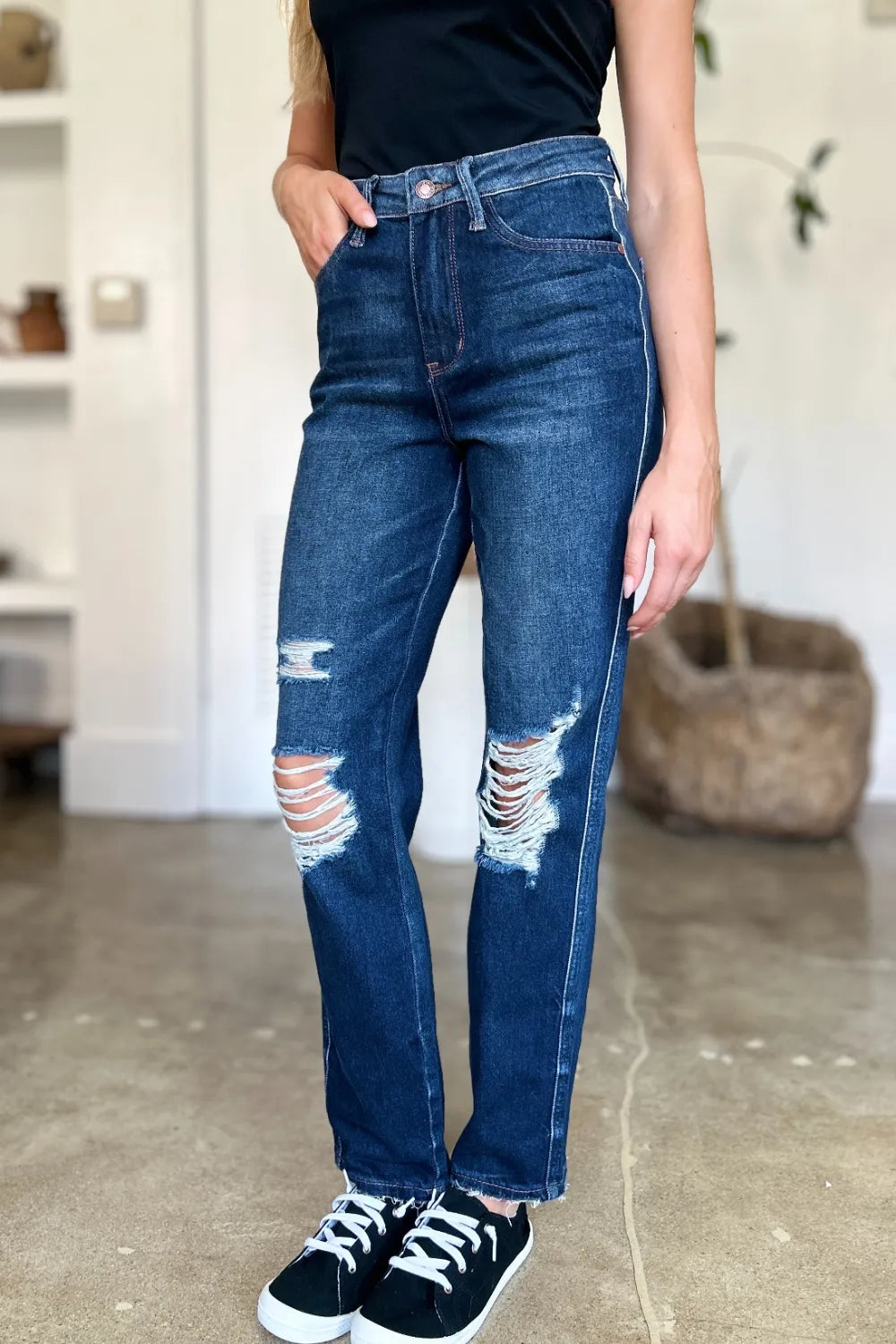 Judy Blue High Waist Heavy Destroy Straight Jeans in Dark