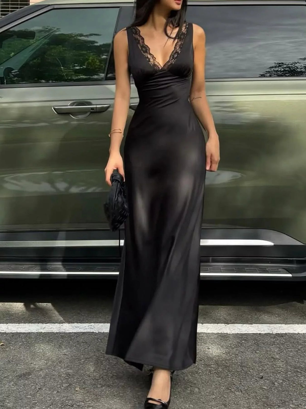 Lace Trim V-Neck Sleeveless Maxi Dress in Black