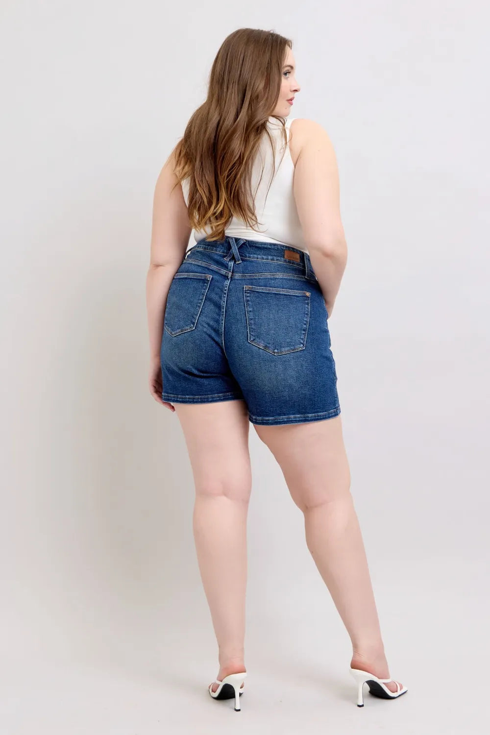 Judy Blue Double Button Denim Shorts in Dark