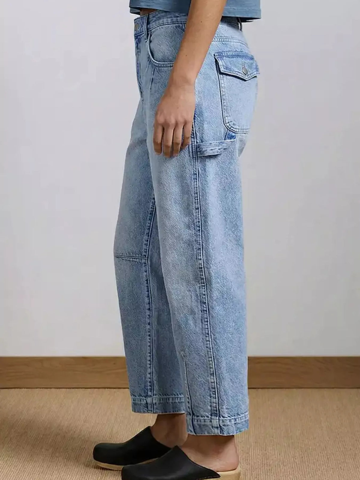 Button-Front Wide Leg Jeans in Blue