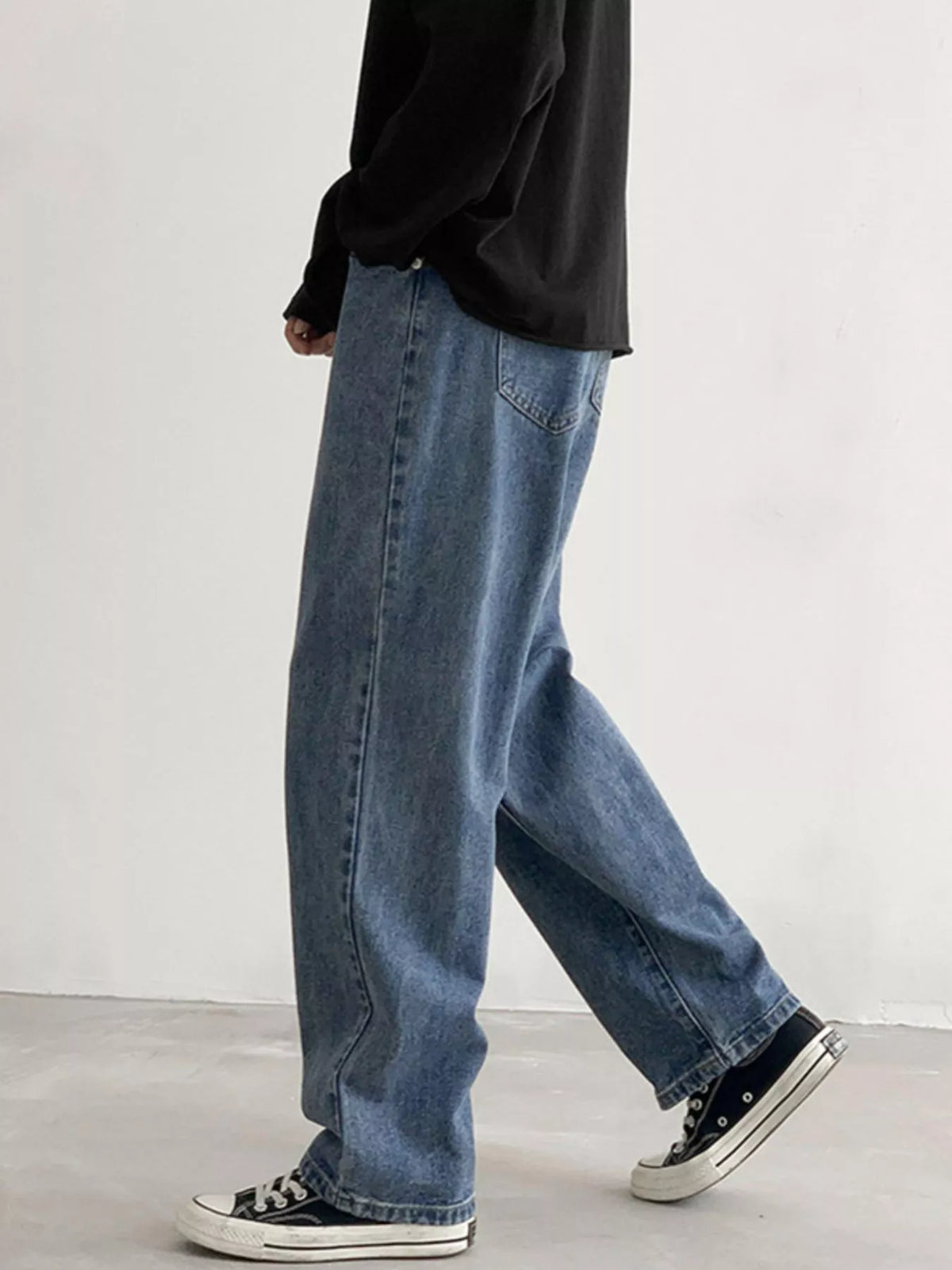 Men's Loose Fit Washed Jeans