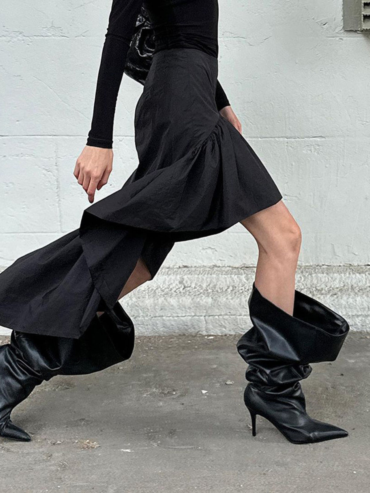 Asymmetrical Ruffle Hem Midi Skirt in Black