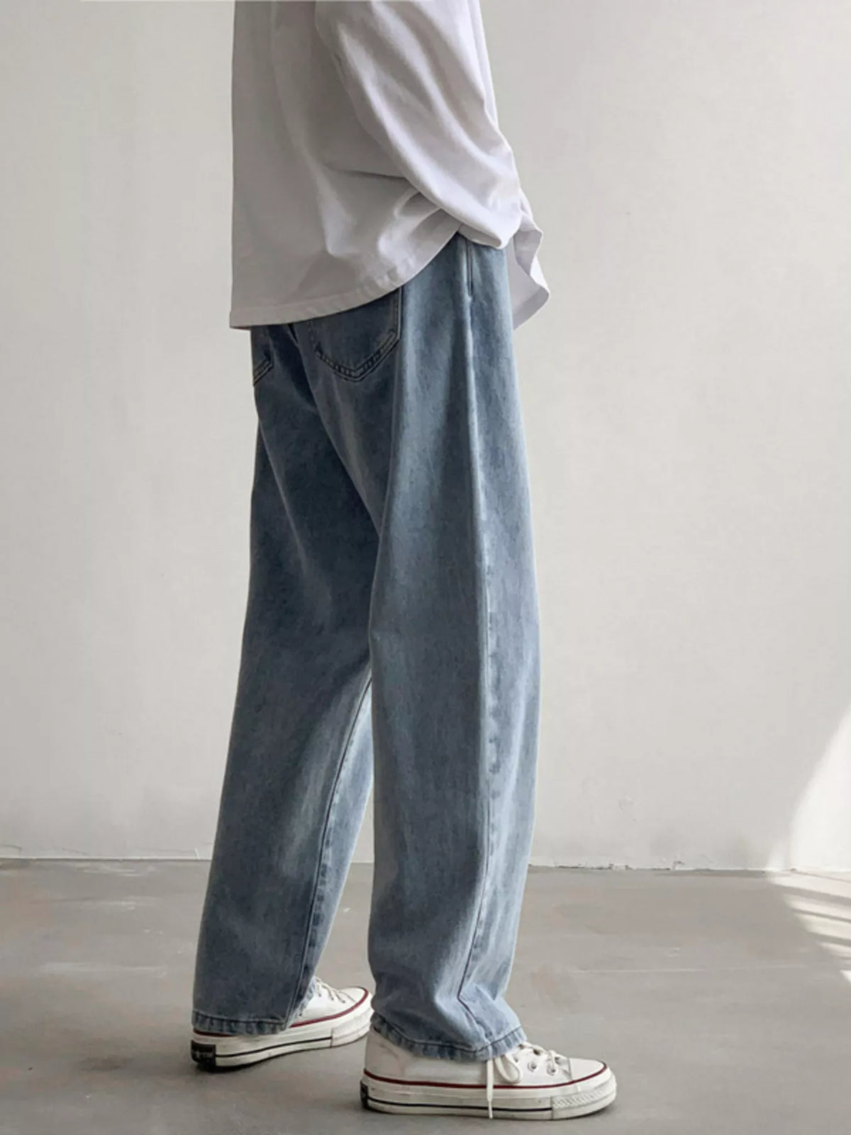 Men's Loose Fit Washed Jeans
