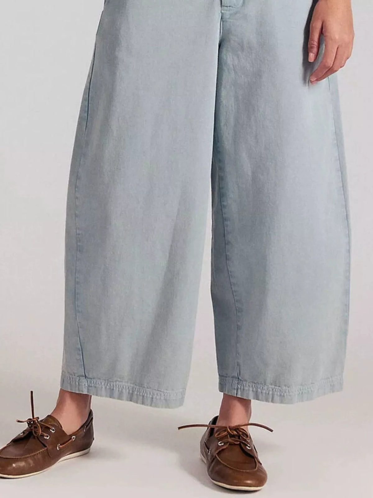 Wide-Leg Cropped Jeans with Pockets
