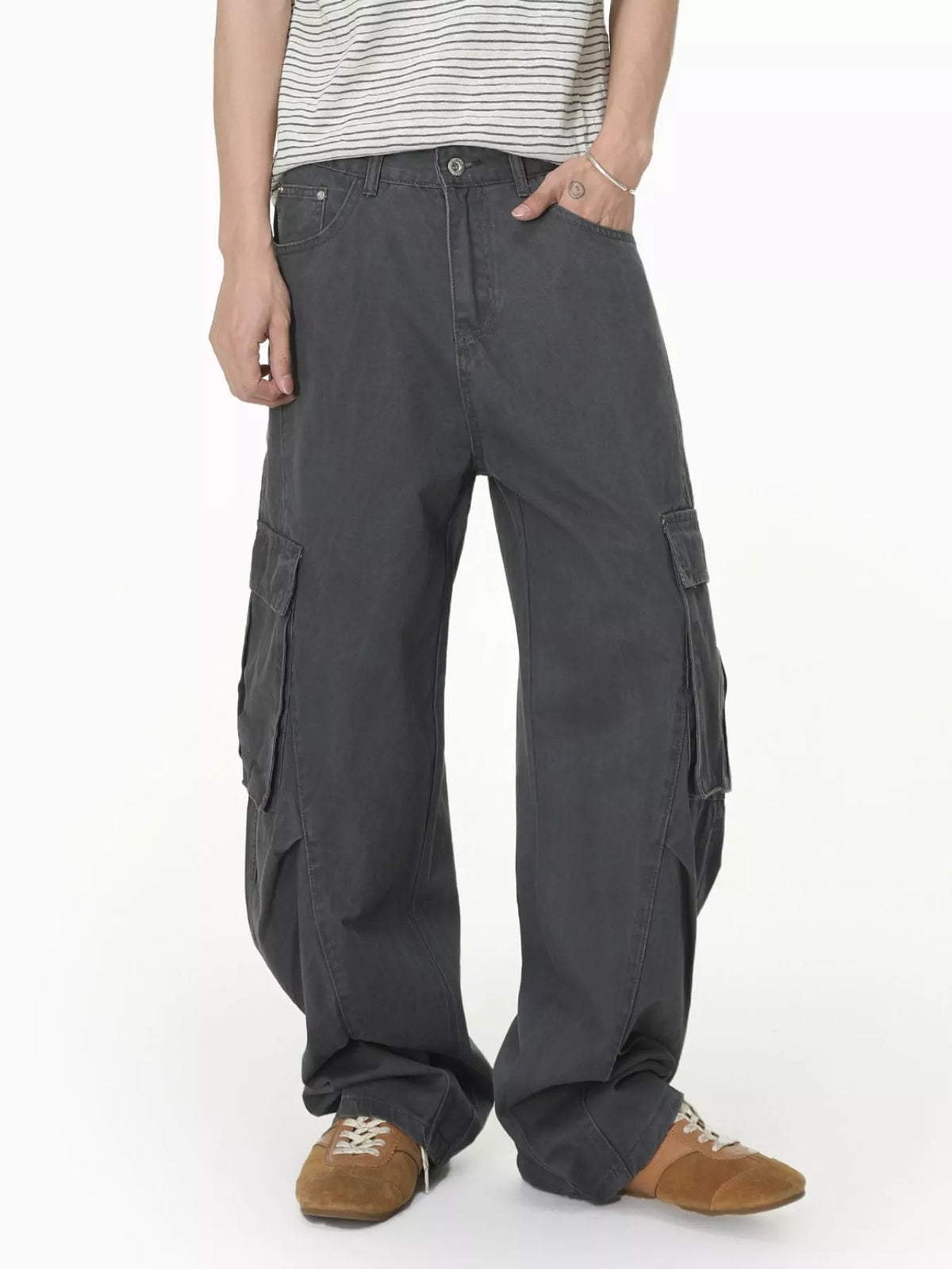Loose-Fit Cargo Jeans by DashingTogs