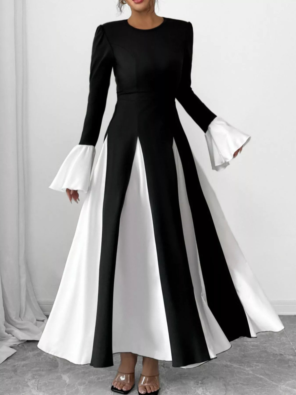 Contrast Round Neck Flare Sleeve Maxi Dress in Black