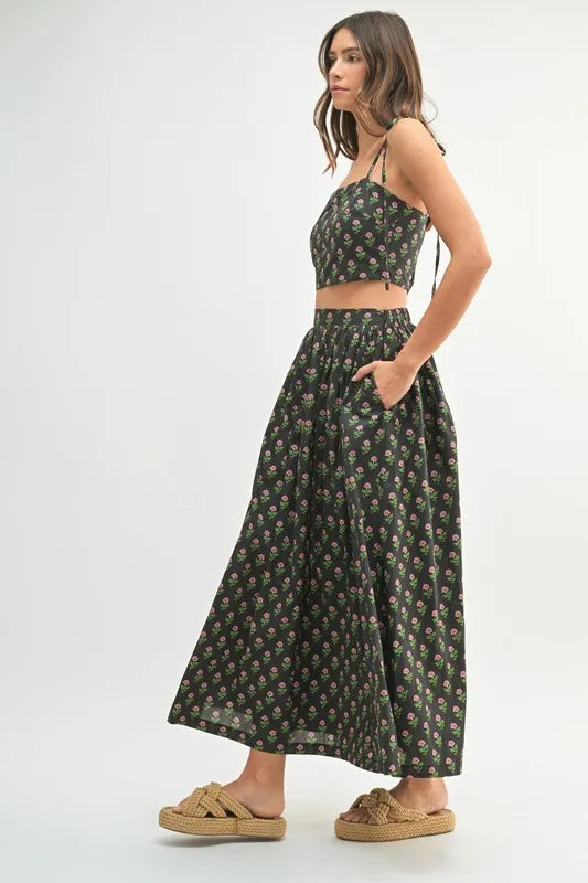 Floral Crop Top and Skirt Set in Black